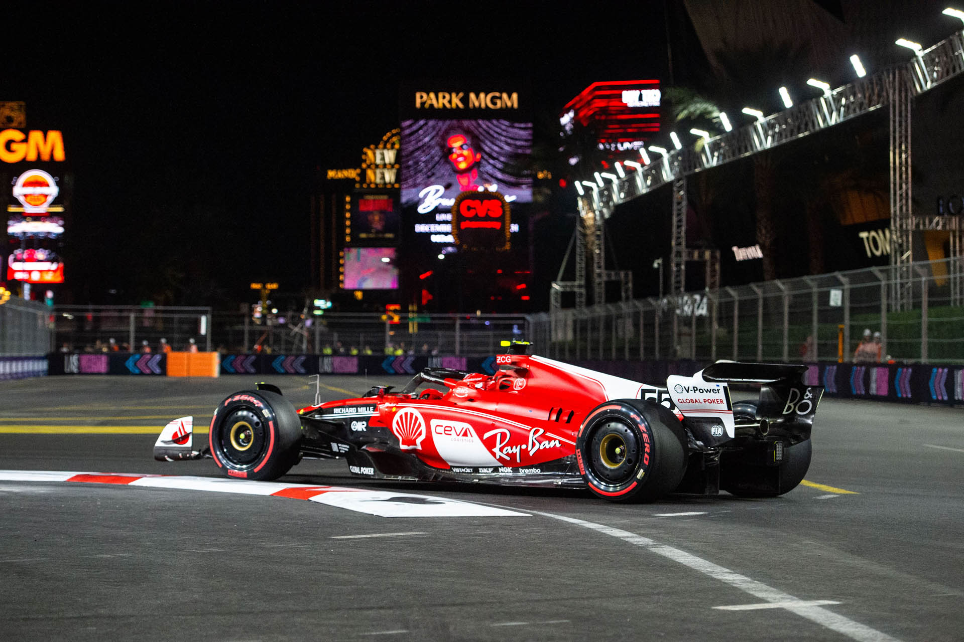 230040-scuderia-ferrari-las-vegas-gp-saturday 12b3e487-3a8c-4a46-9451-f92cdfb60db1