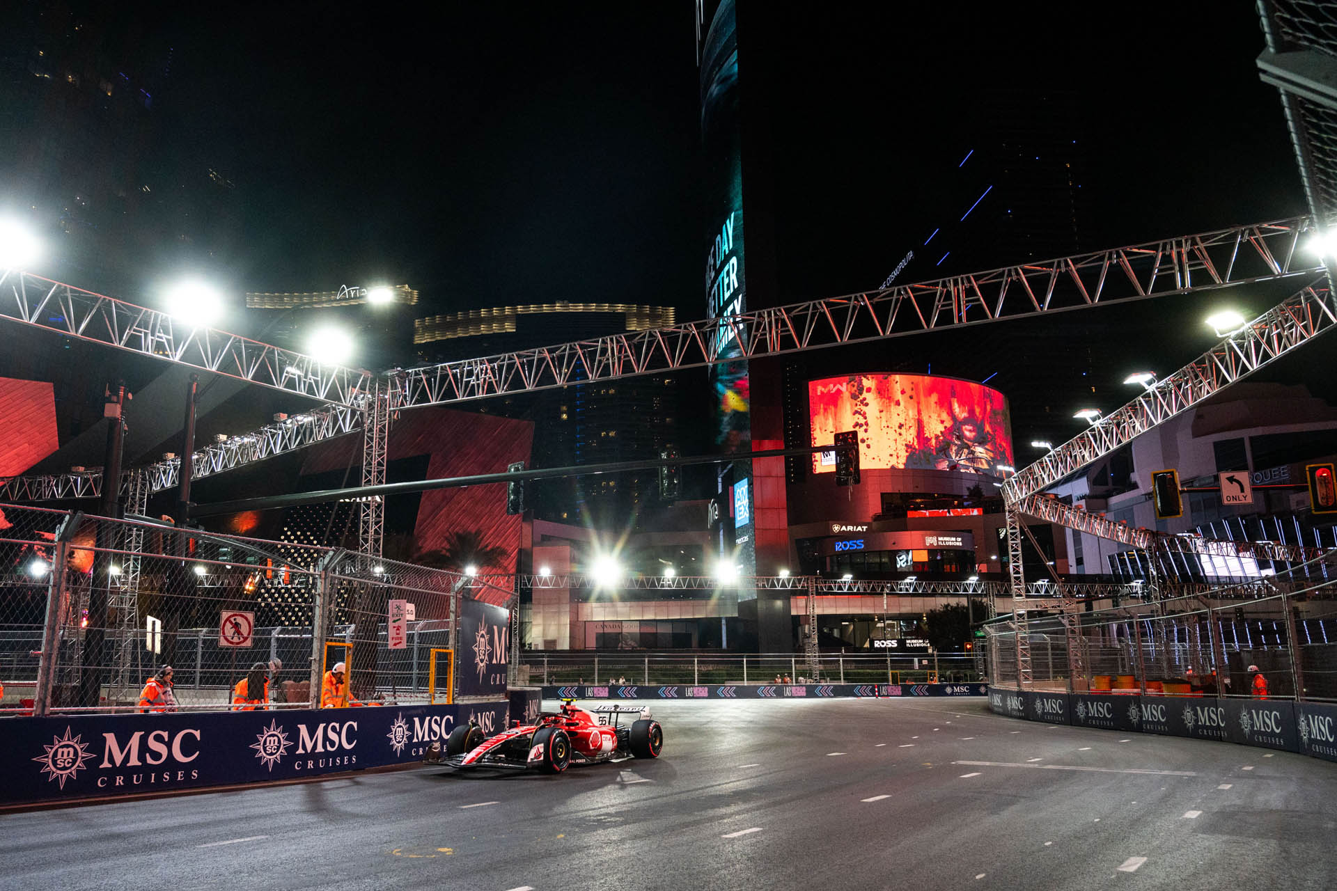 230041-scuderia-ferrari-las-vegas-gp-saturday 15dac5fb-dad8-479c-bb55-c1e41643eacd