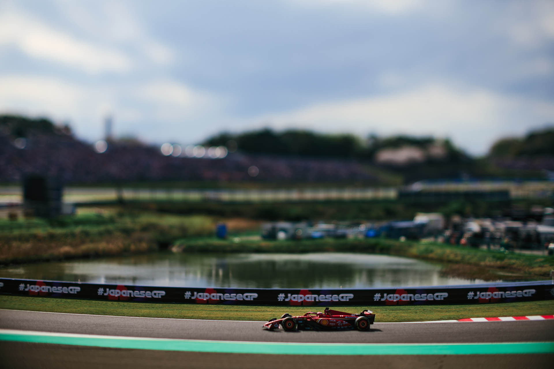 240060-scuderia-ferrari-japanese-gp-sunday 6ca0a9dd-0675-468f-8791-272f2e2ebd36