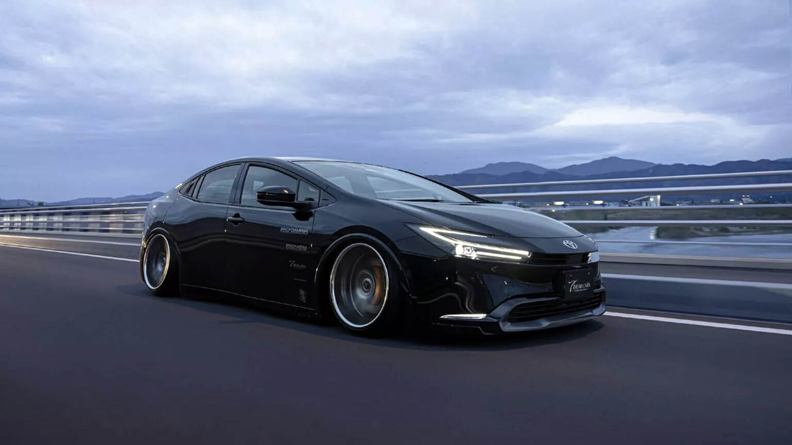 toyota-prius-t-demand 7