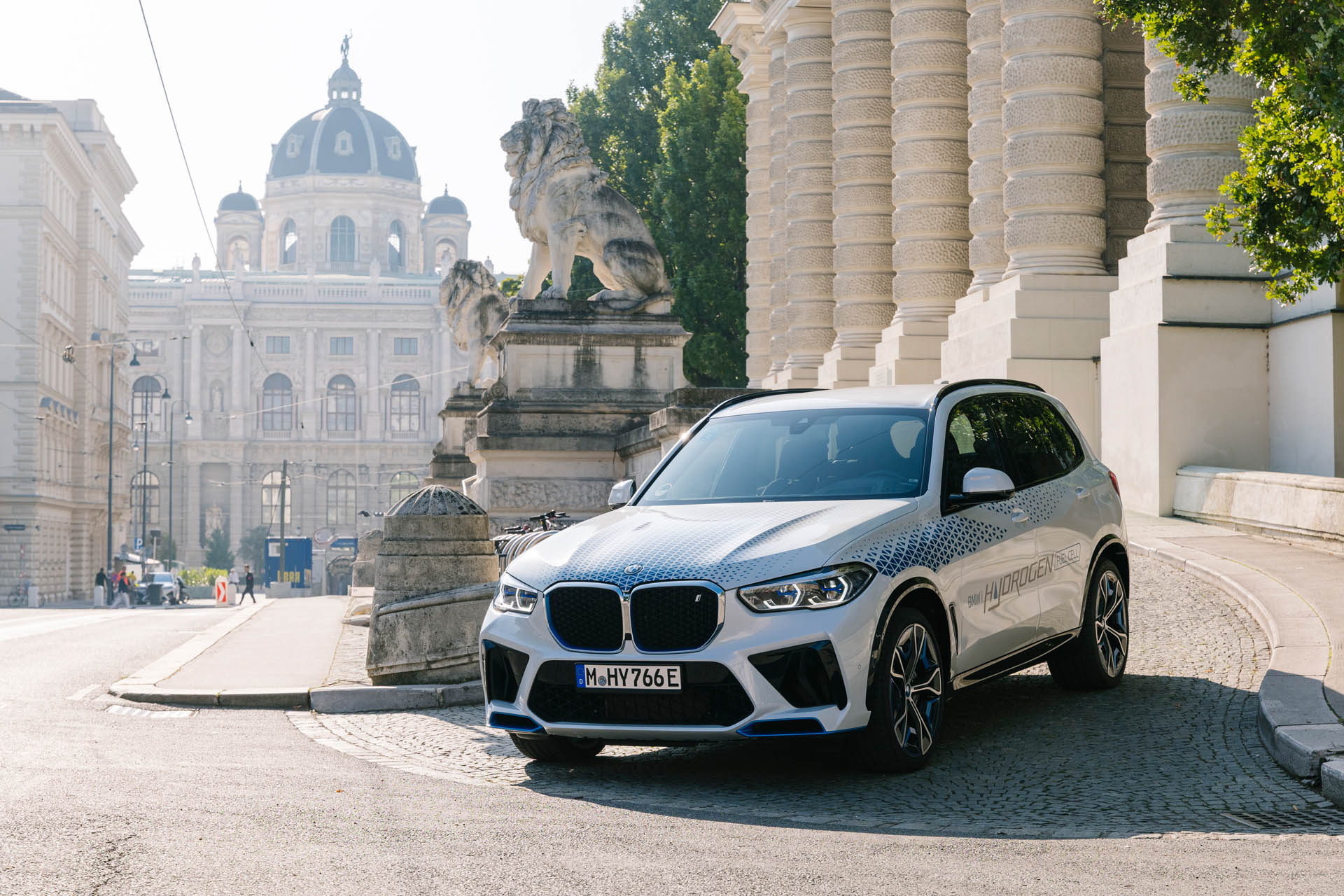 bmw-ix5-hydrogen-in-austria 05