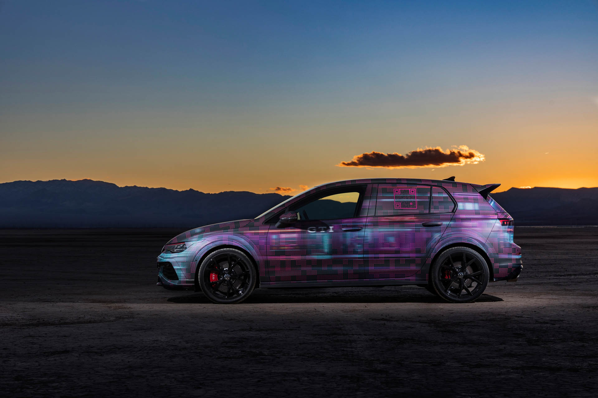 Volkswagen Golf GTI at CES 11