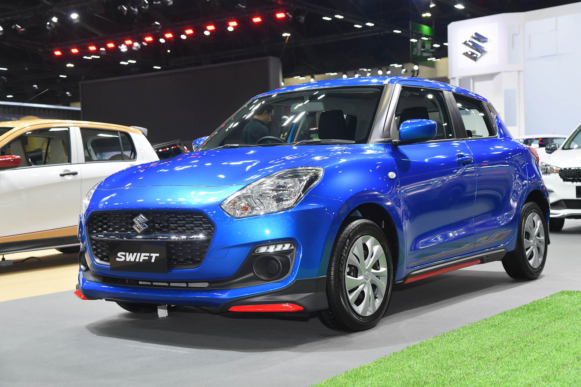 66 03 20 SUZUKI Car 7