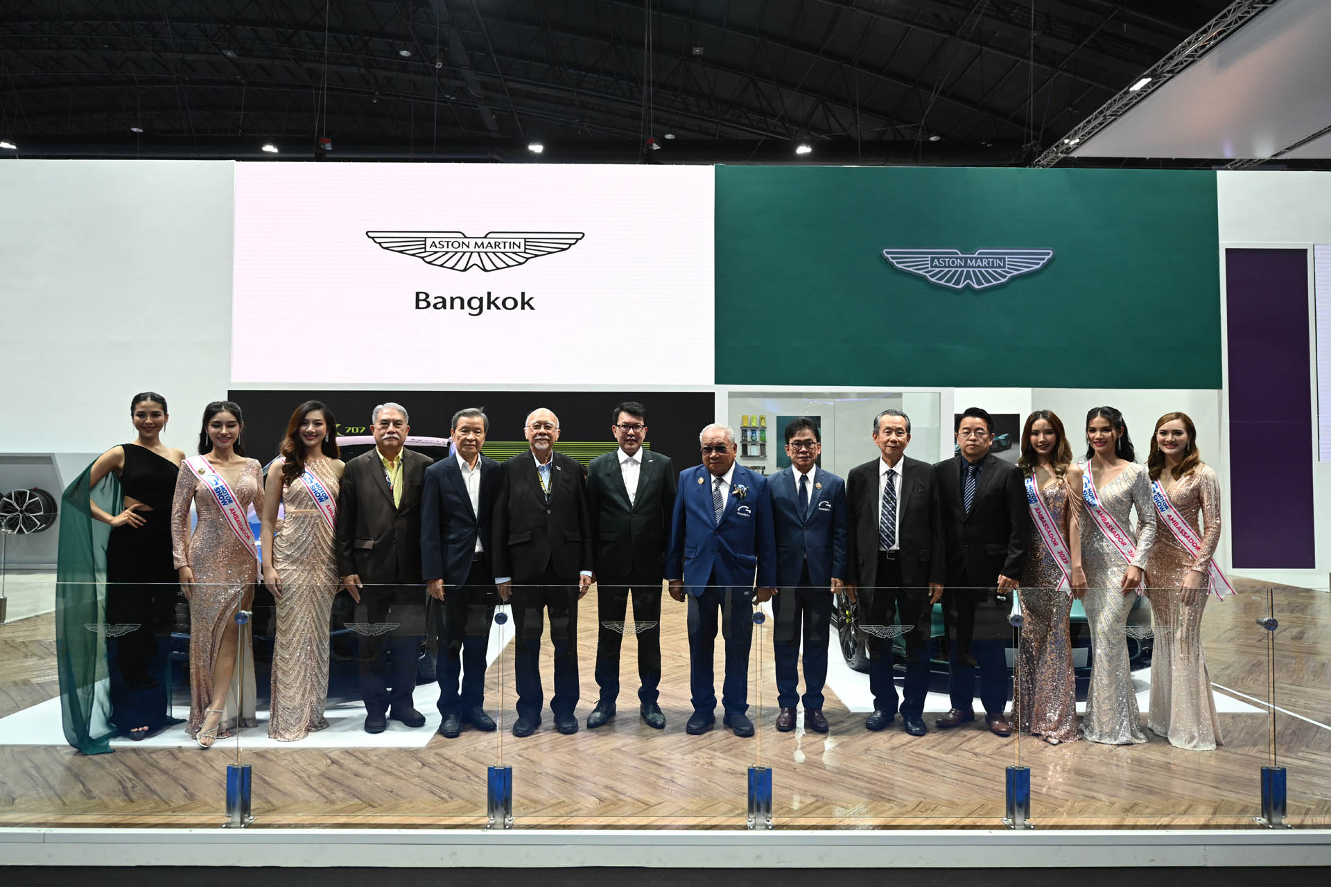 66 03 21  Aston martin by Fluke 28