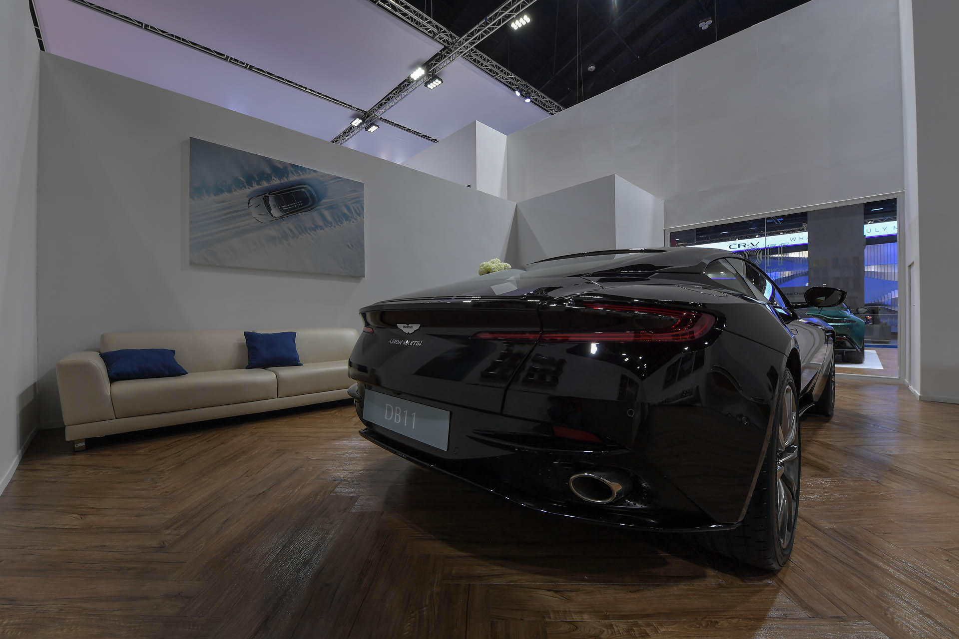 66 03 23 Aston Martin by golf 11