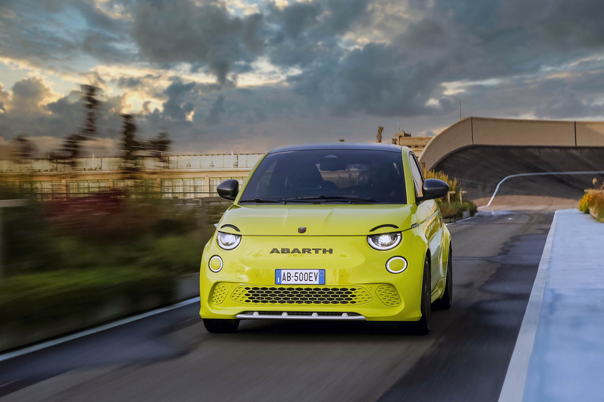 abarth500e06