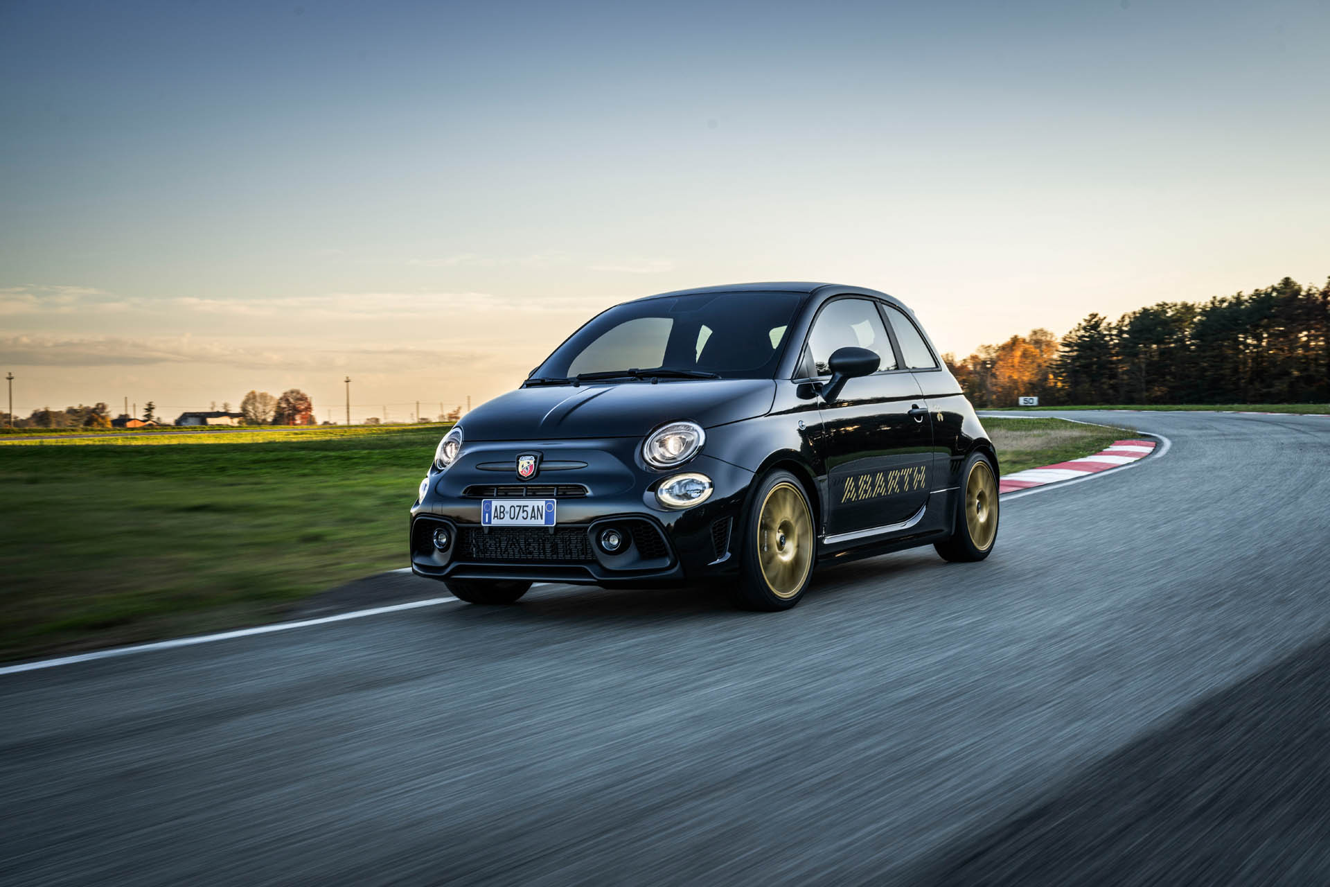 Abarth 75 Anniversario 21