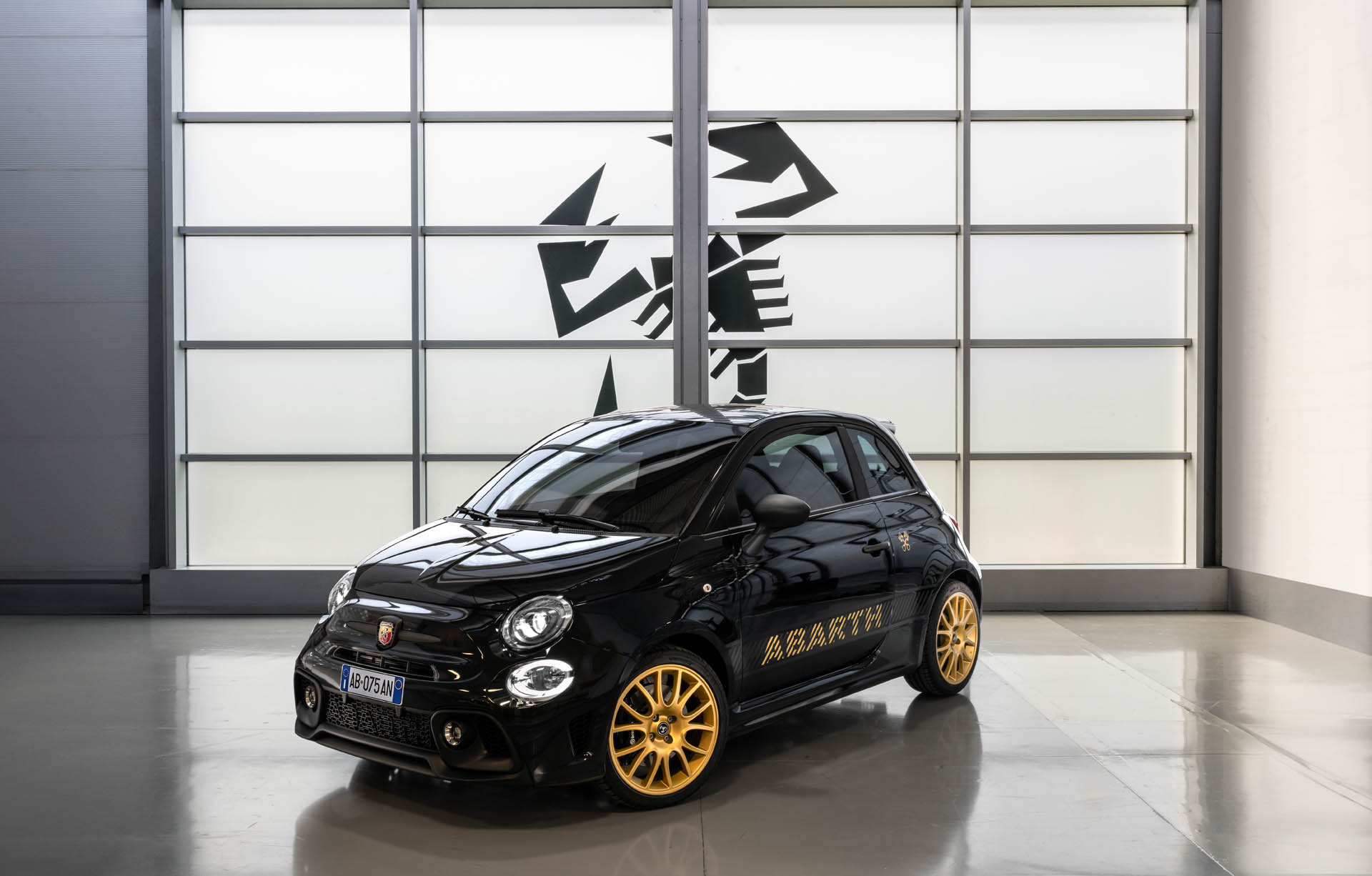 Abarth 75 Anniversario 28