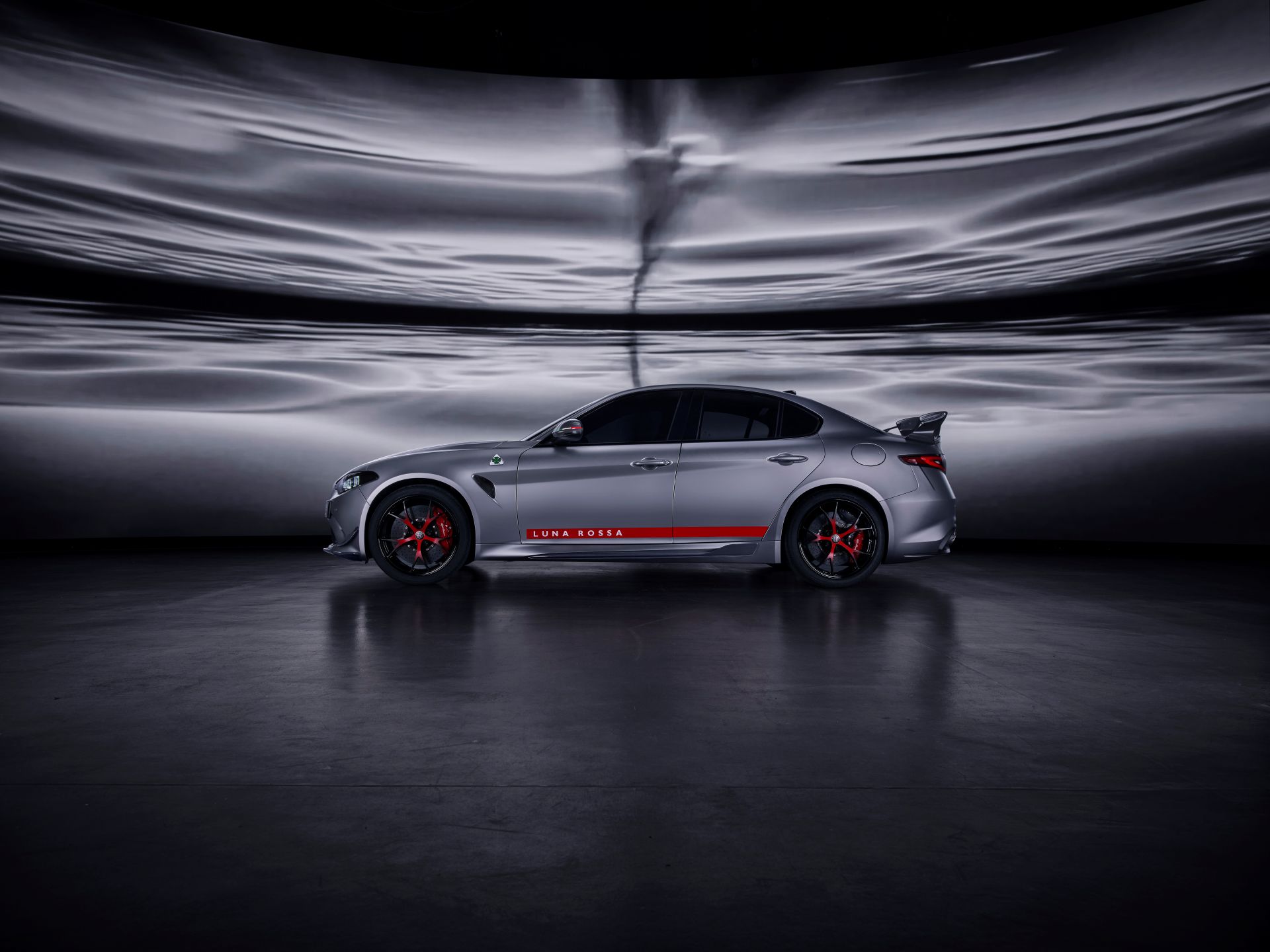 alfa romeo giulia quadrifoglio luna rossa 04