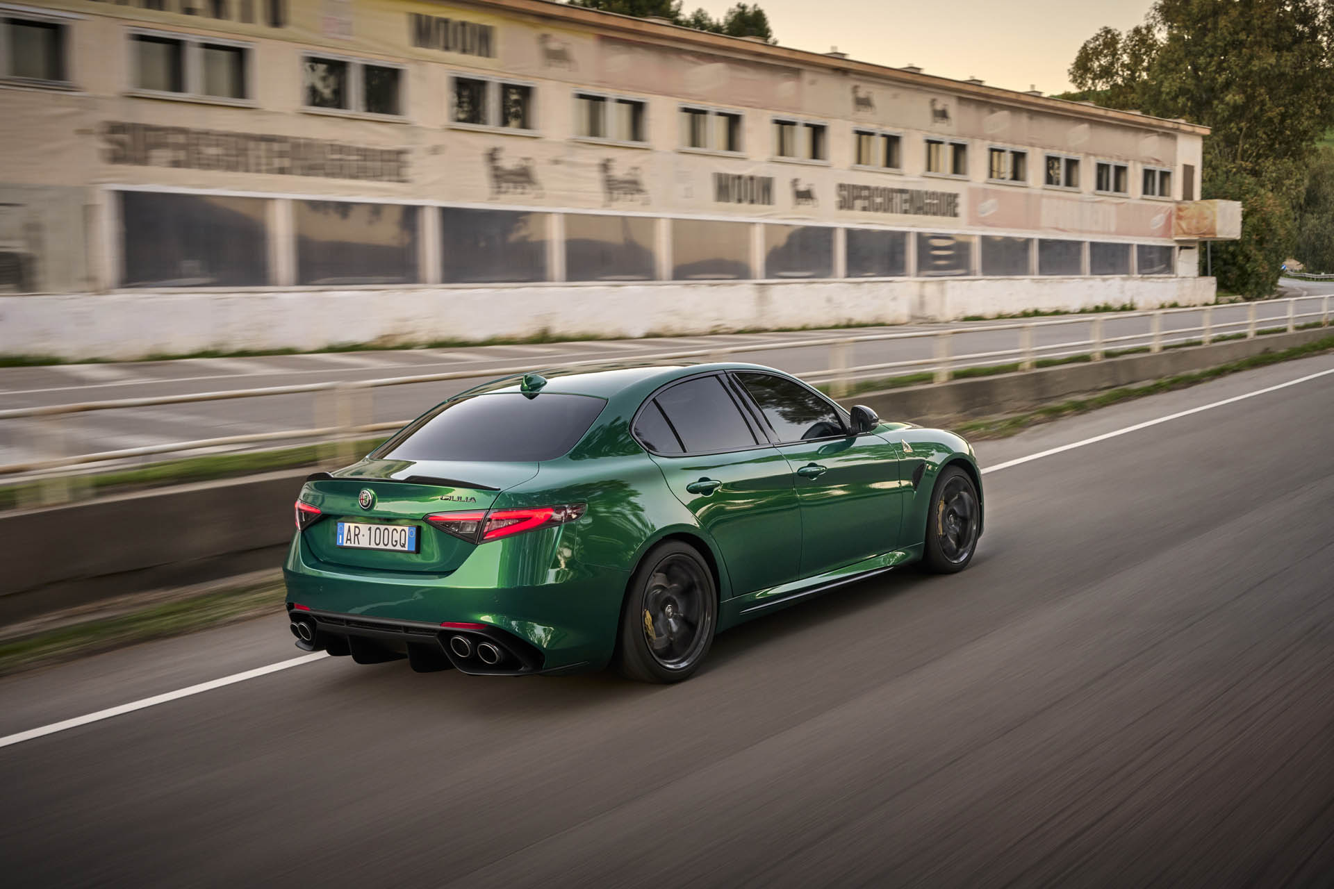Alfa Romeo Giulia Q 100 Anniversario 04