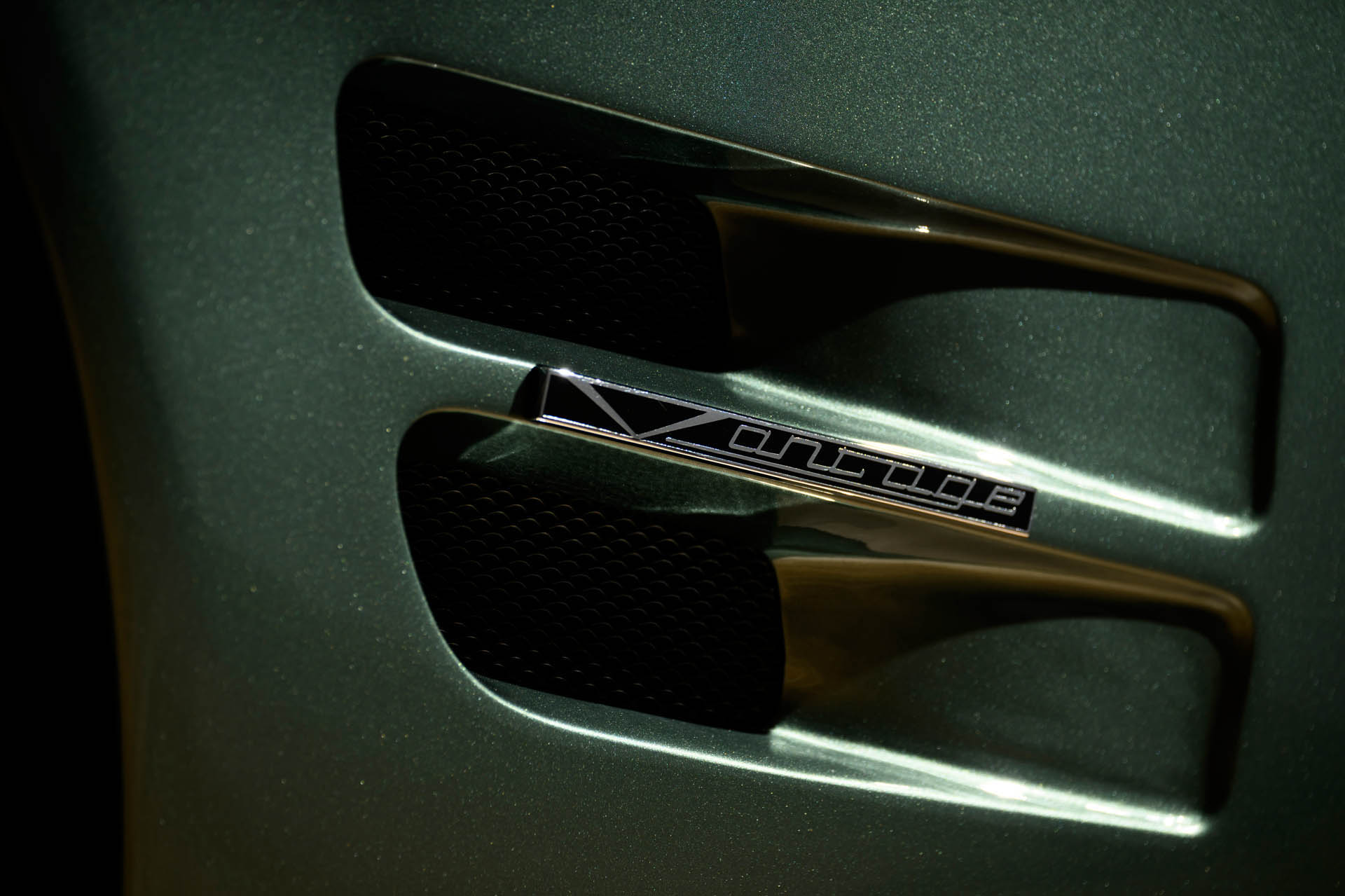 Aston Martin V8 Vantage V550 06