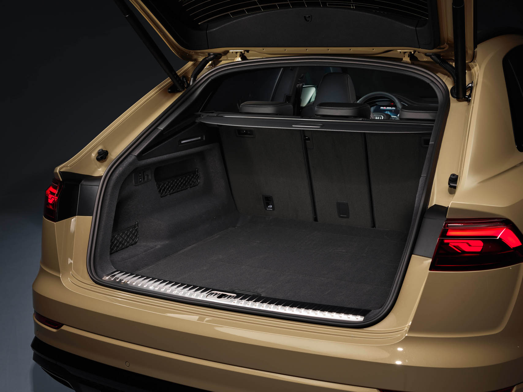 Audi Q8 2023 34
