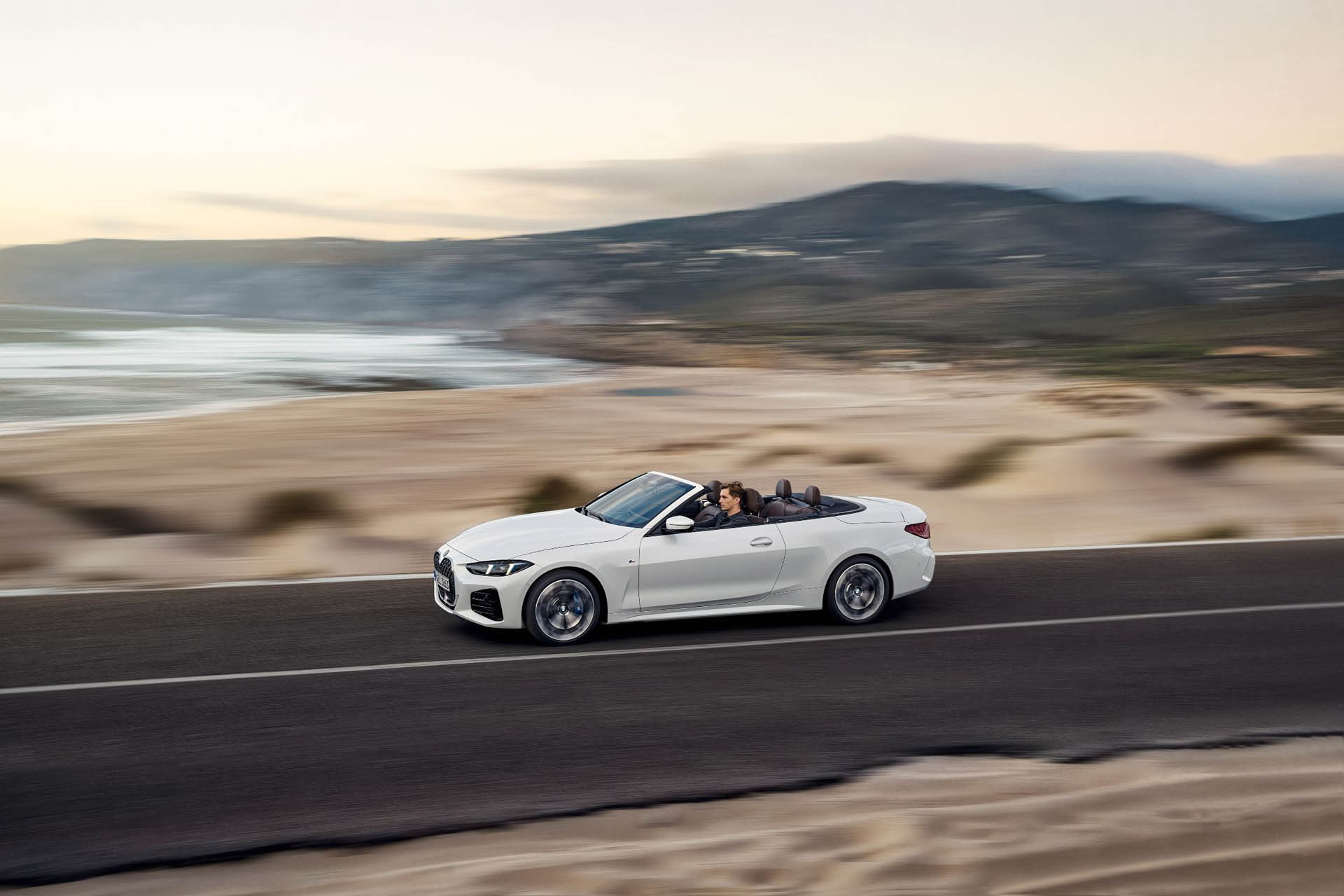 BMW 4 Cabrio 2024 02