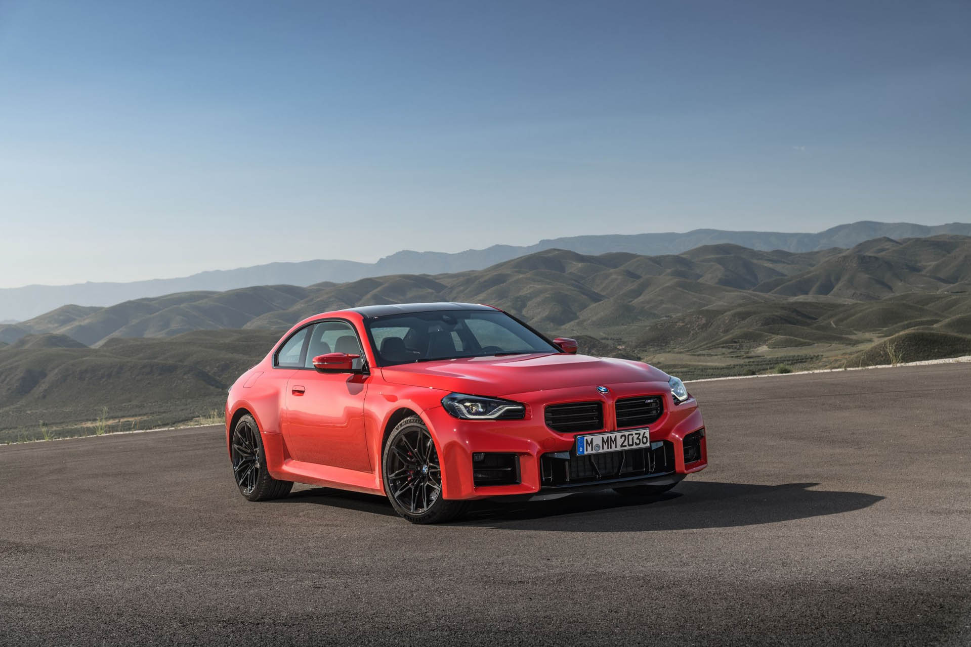 bmwm2-2022b01