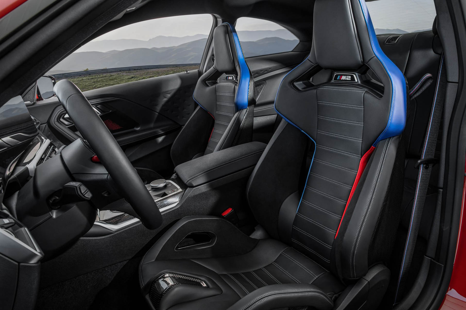 bmwm2-2022gy02