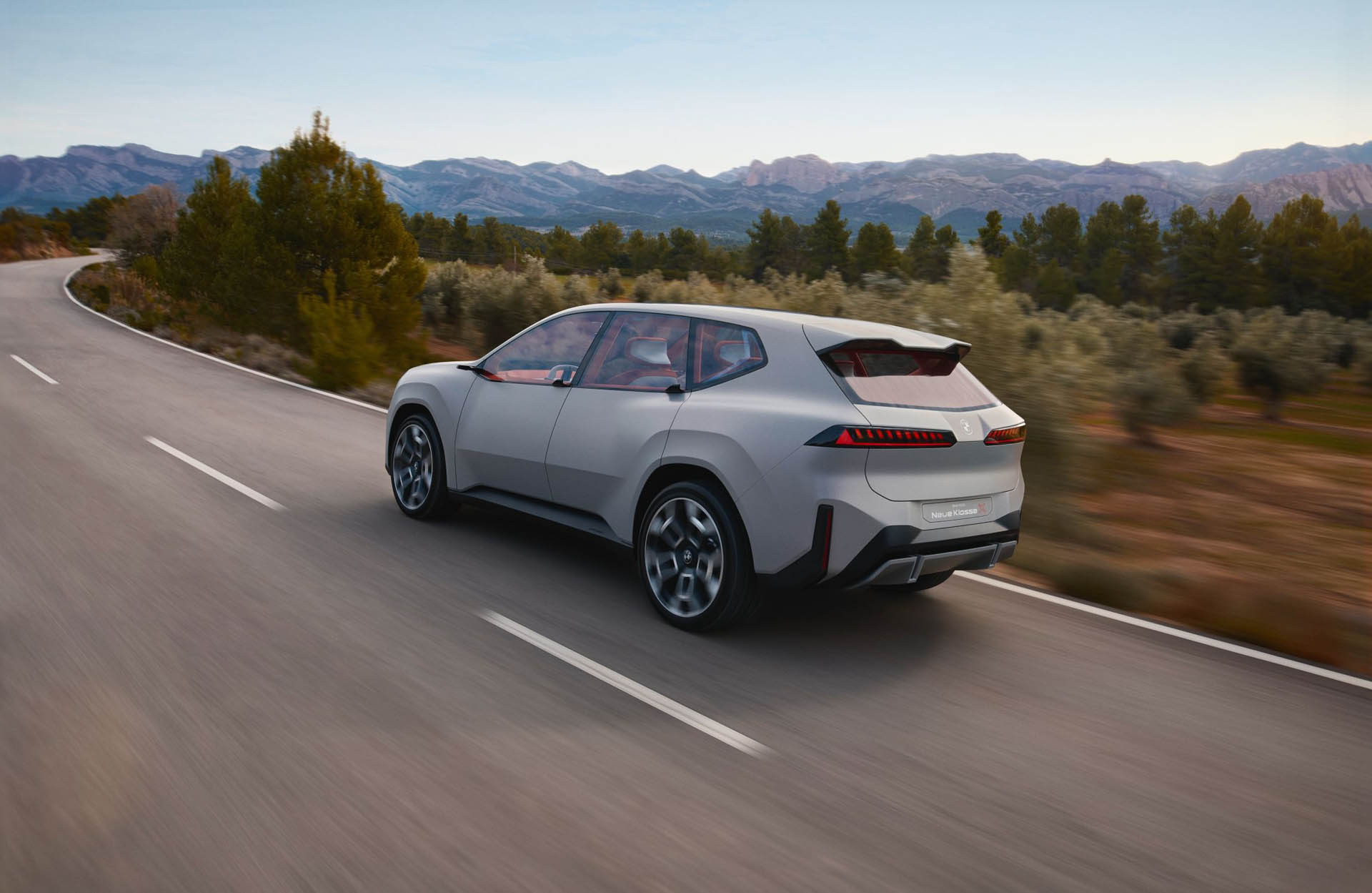 BMW Vision Neue Klasse X 01