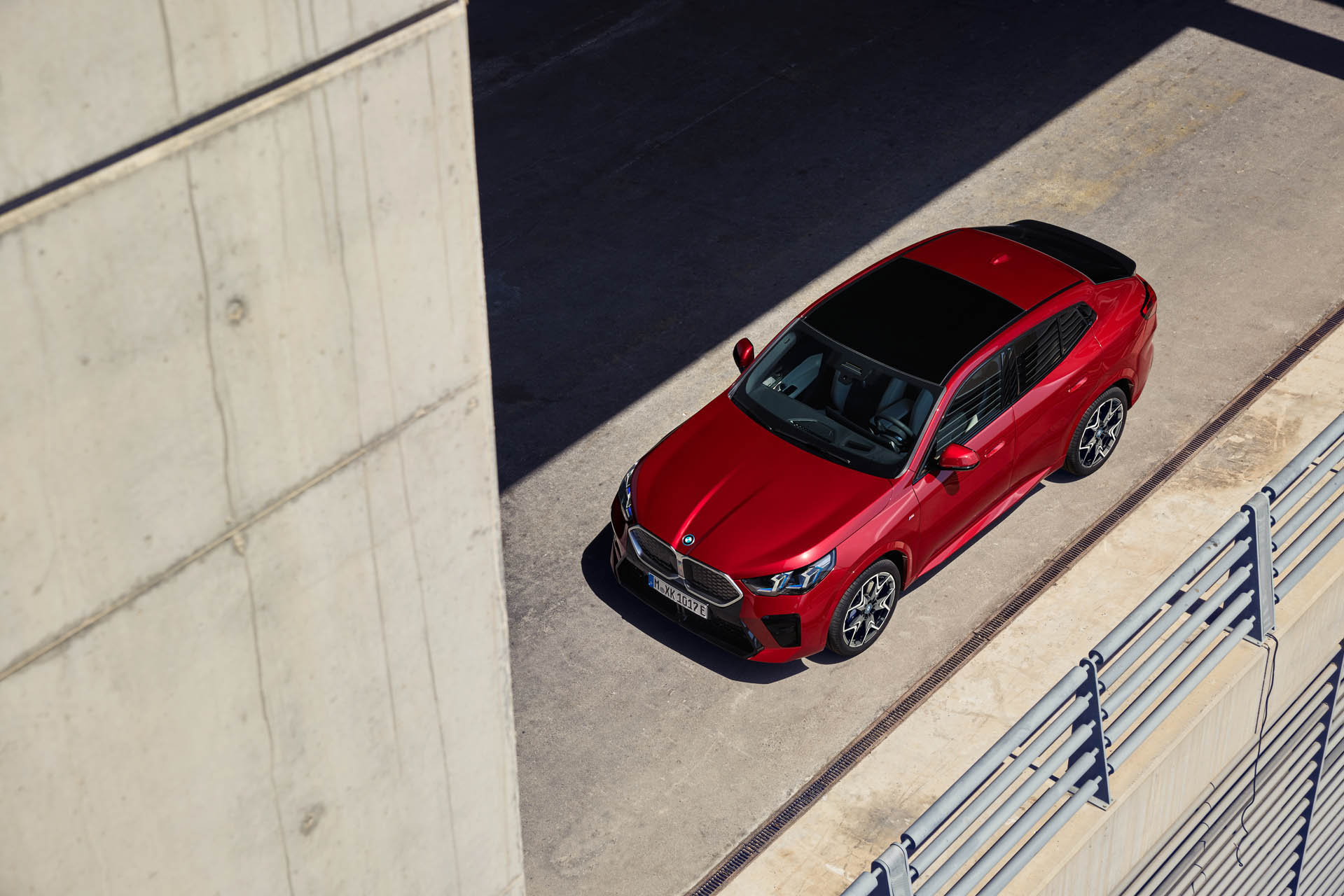 BMW iX2 xDrive30 04
