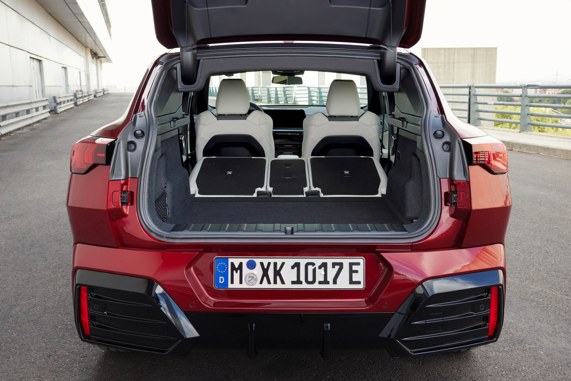 BMW iX2 xDrive30 10