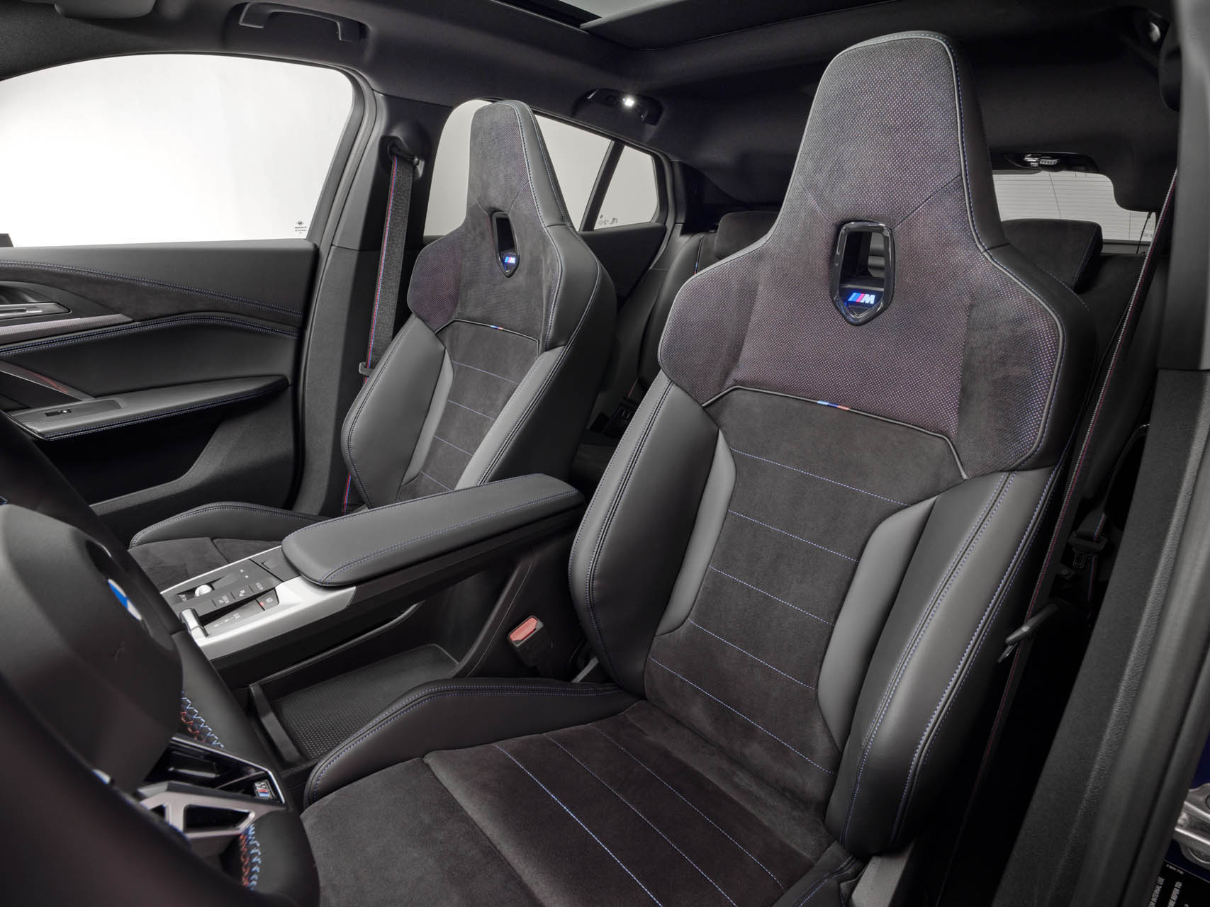 BMW iX2 xDrive30 26