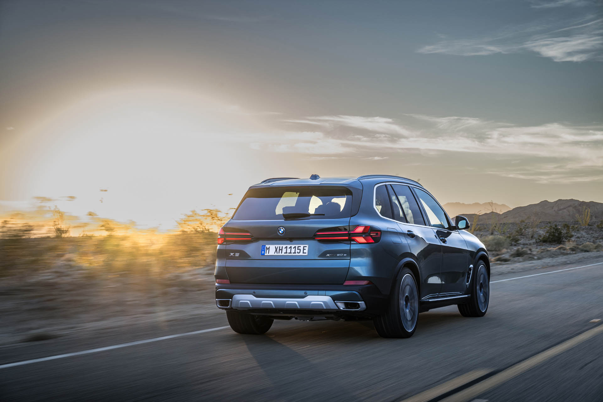 bmwx5-2023b