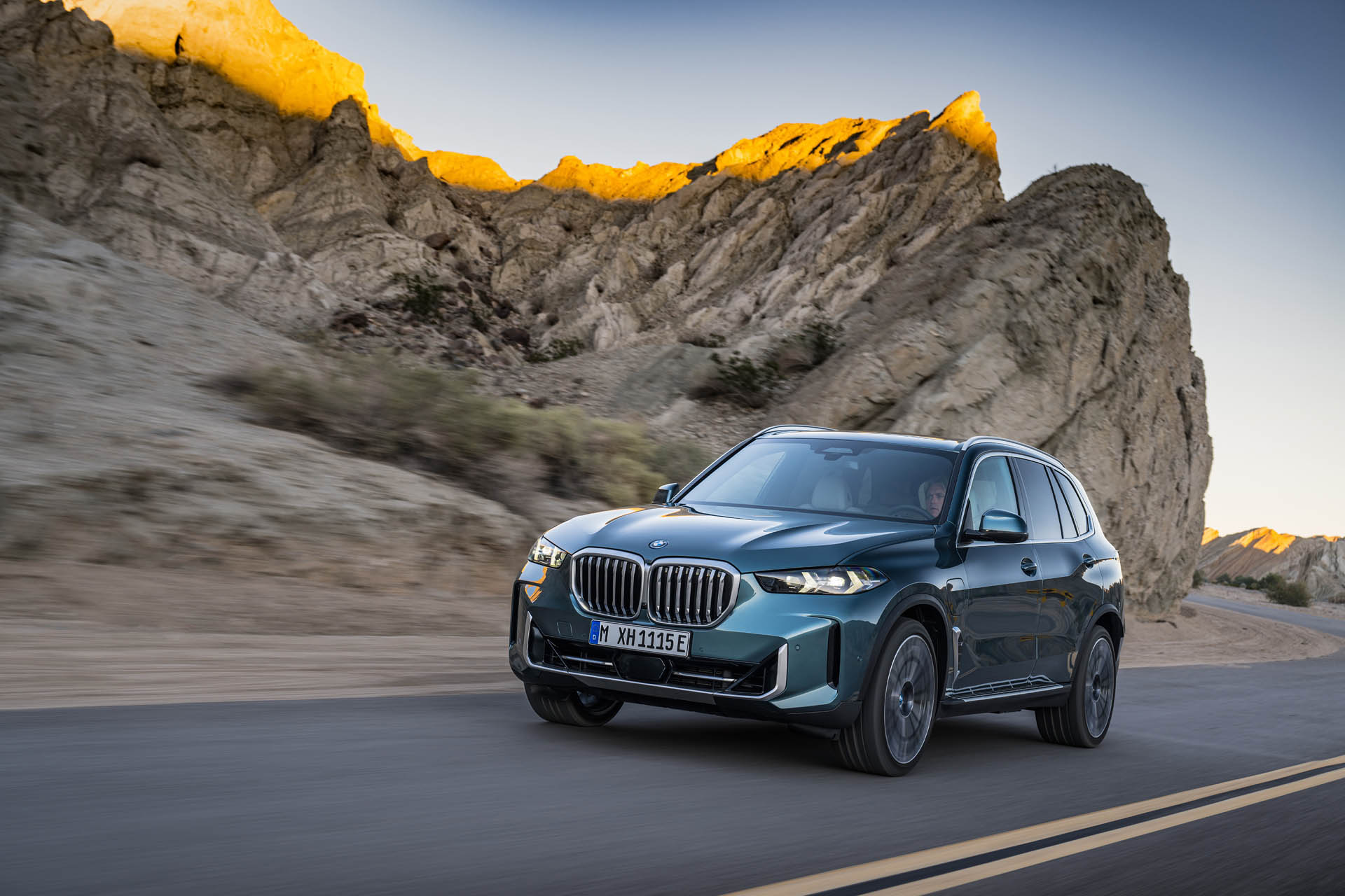 bmwx5-2023f