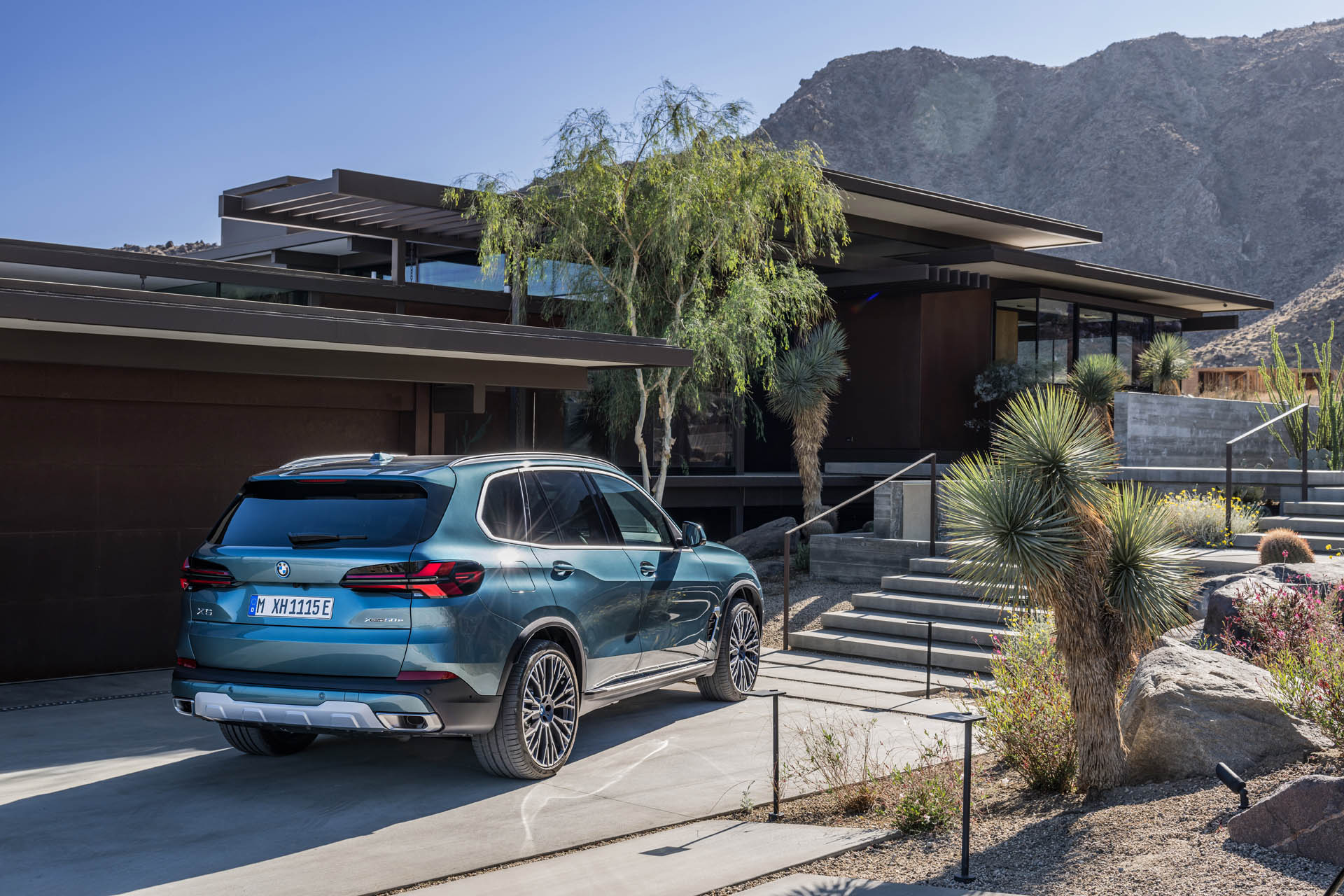 bmwx5-2023p