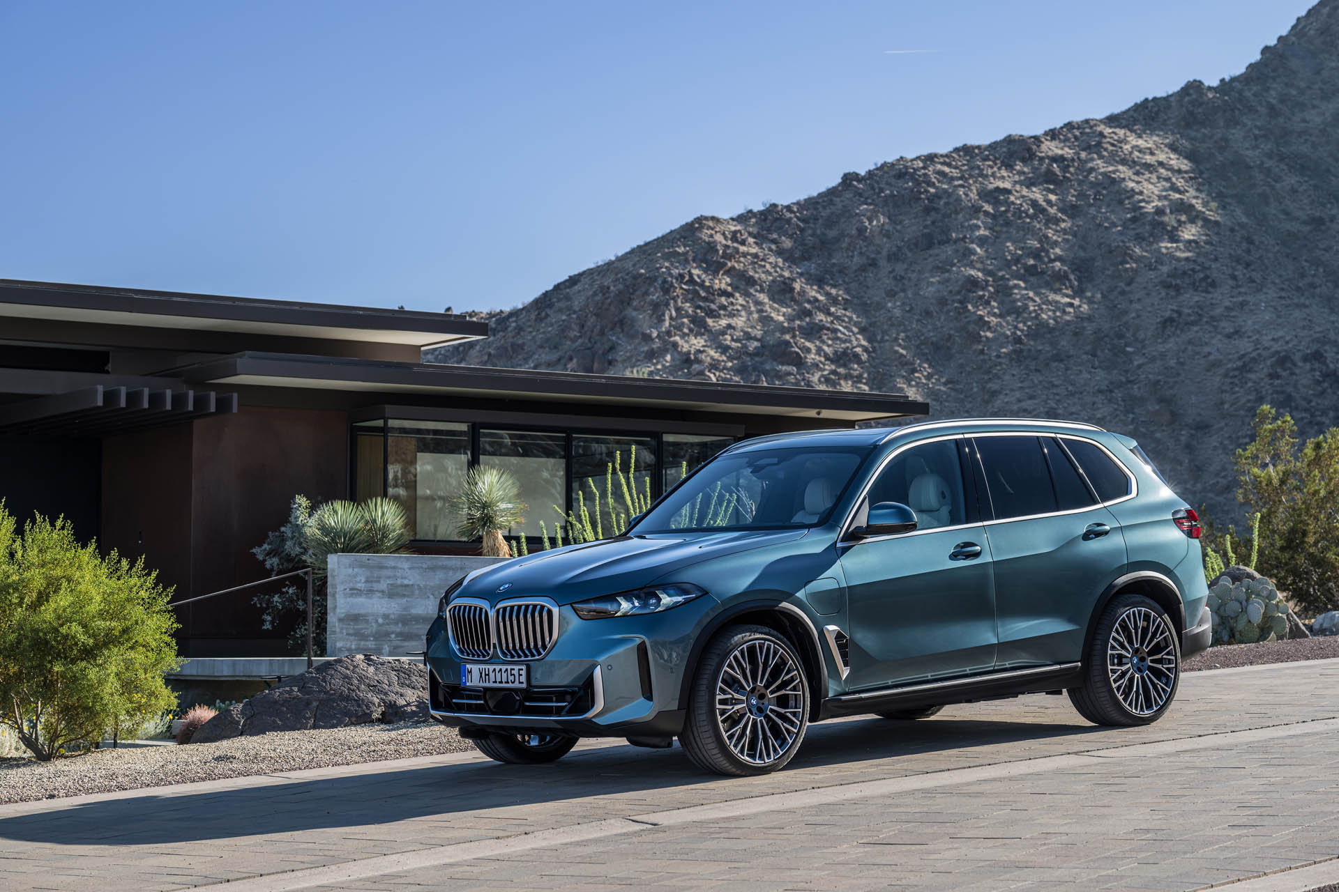 bmwx5-2023r