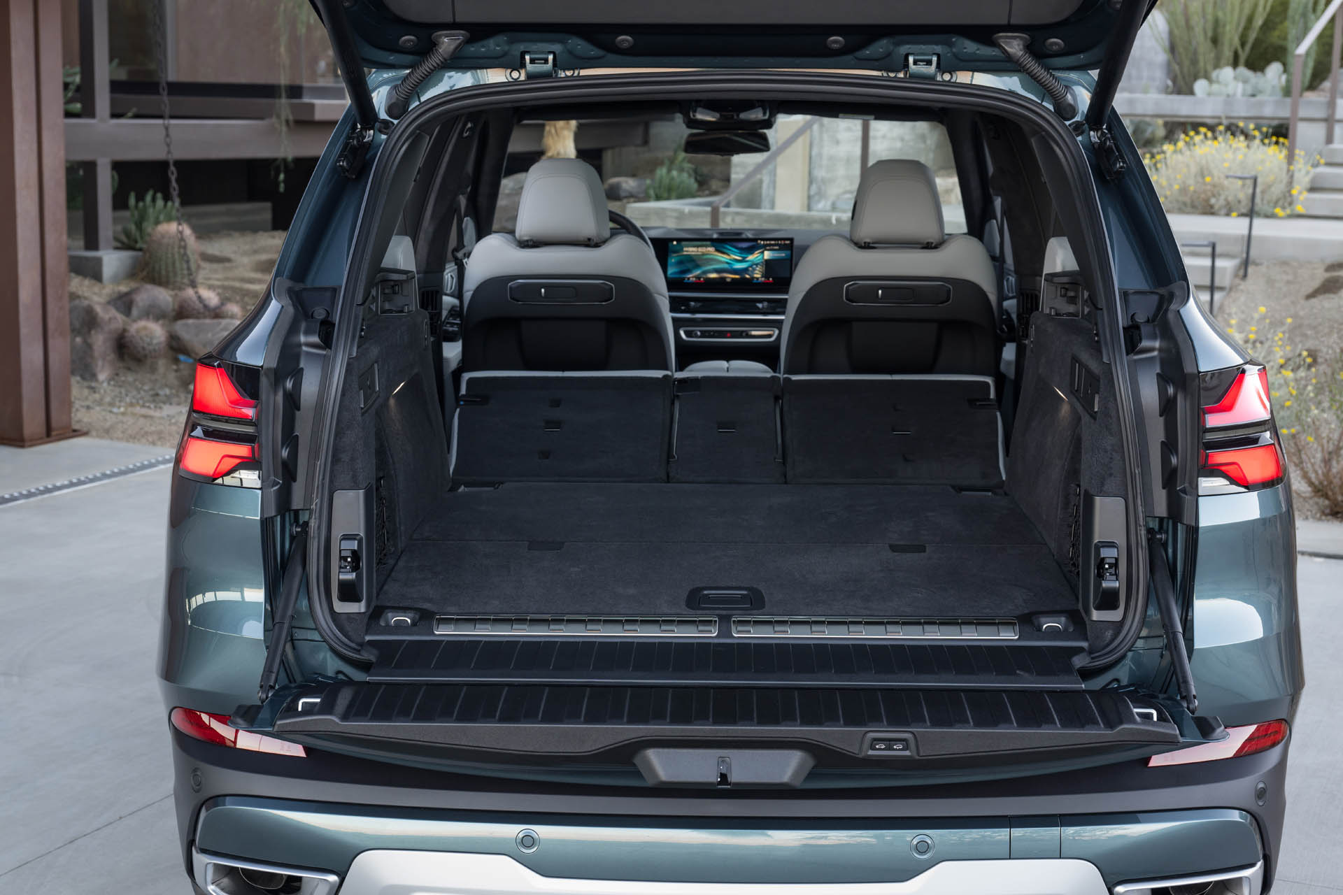 bmwx5-2023u