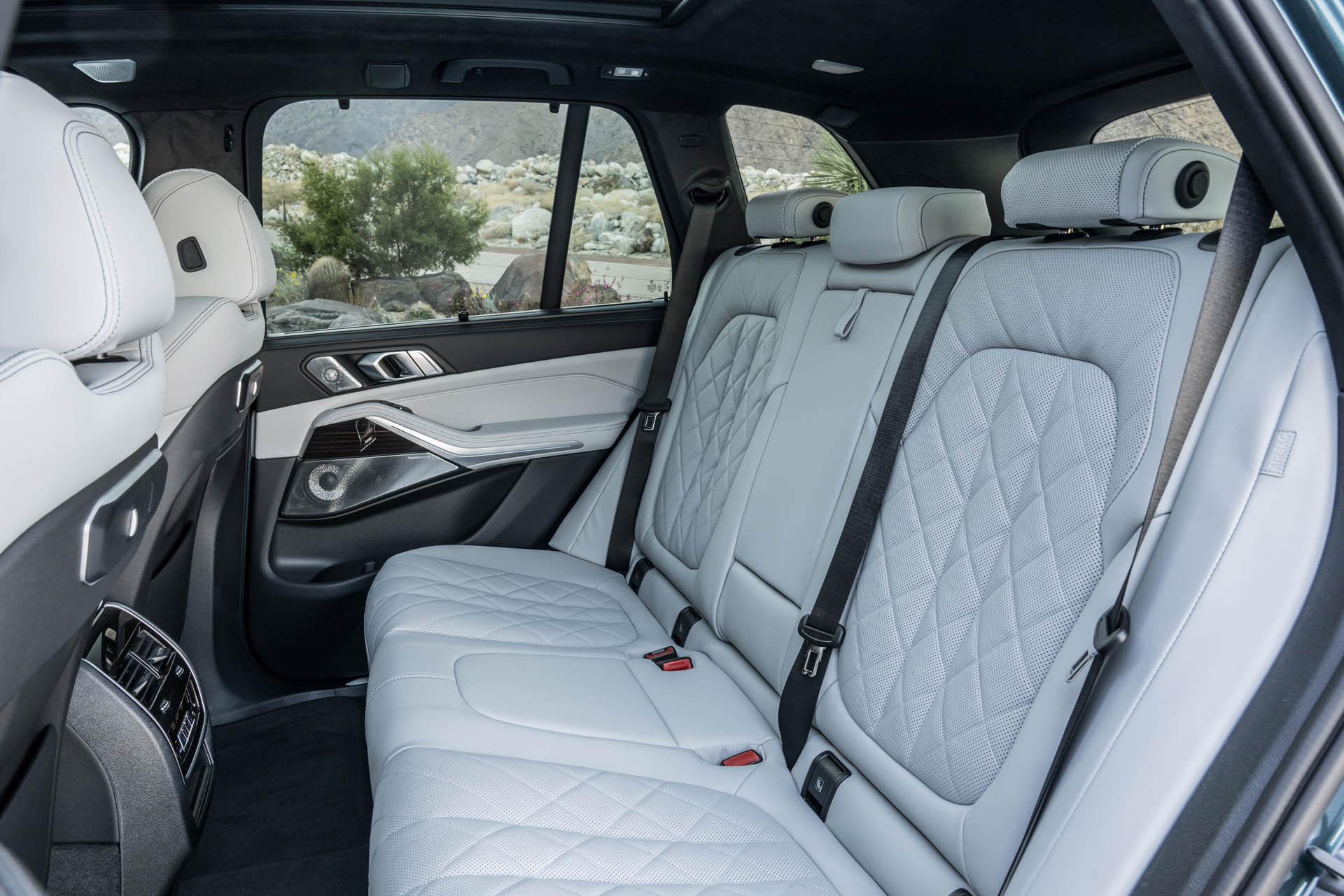 bmwx5-2023z