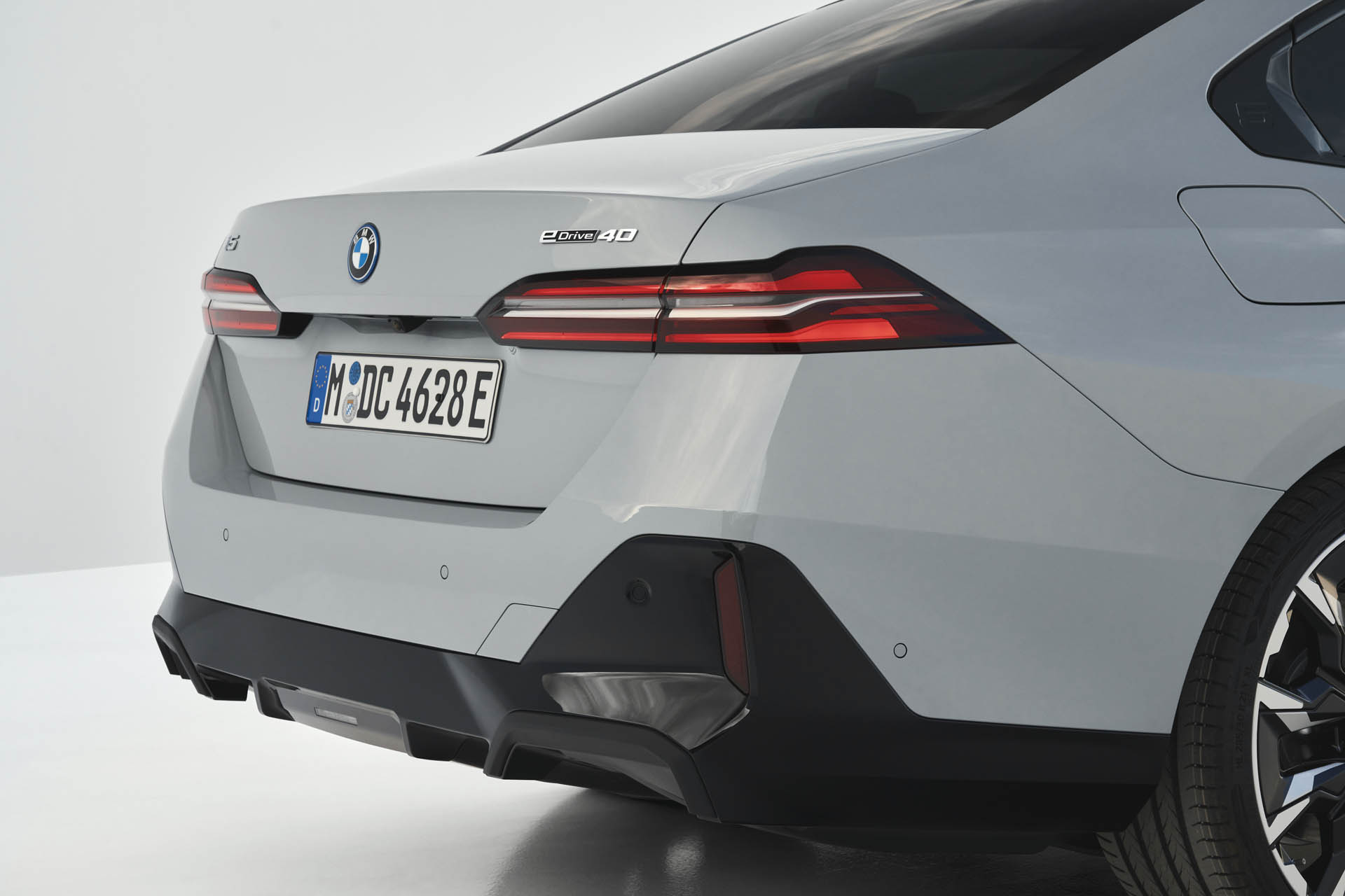 BMW i5 eDrive40 25