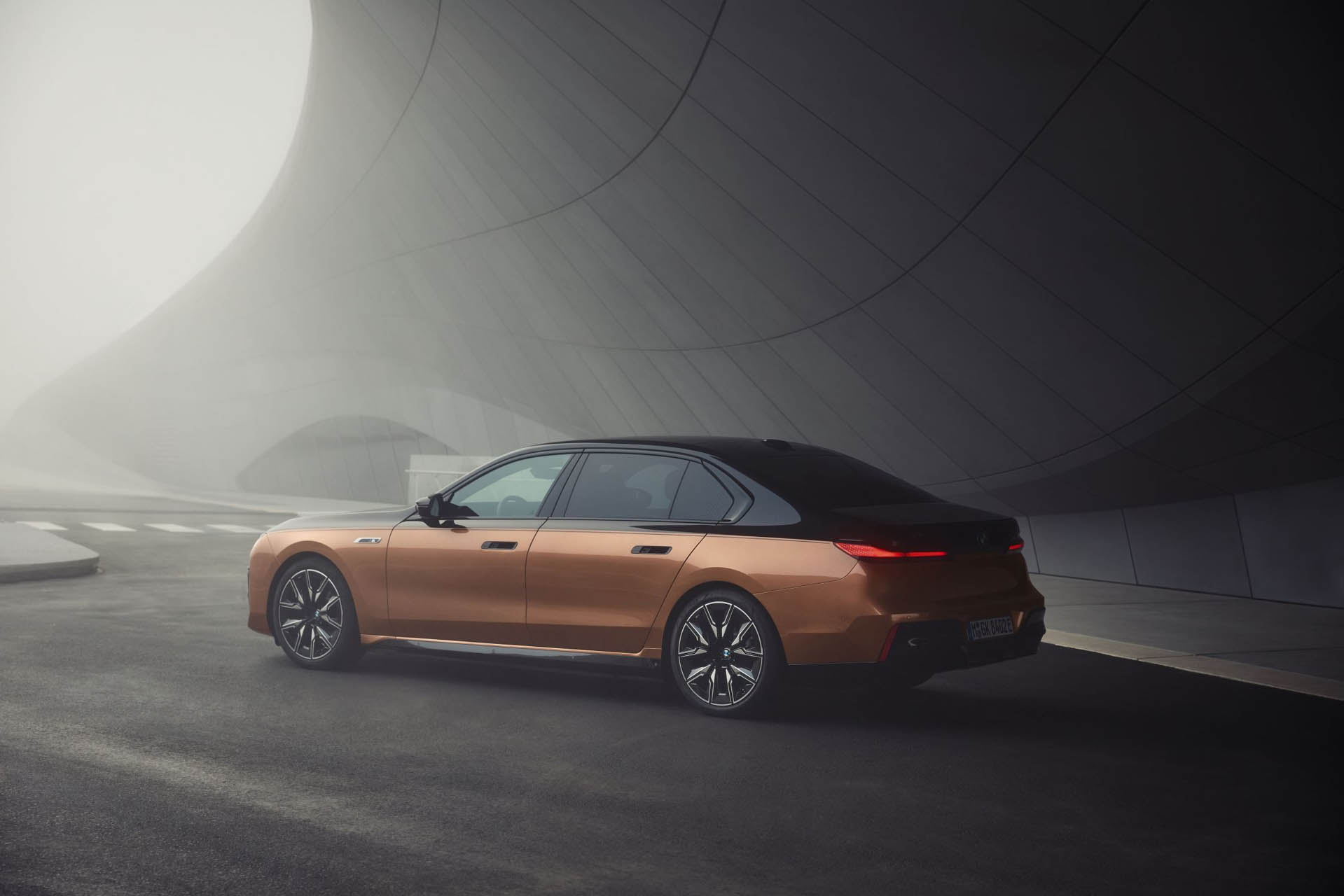 BMW i7 M70 xDrive 19