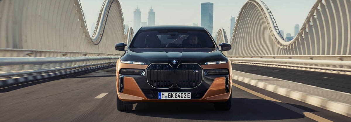 BMW i7 M70 xDrive nyito