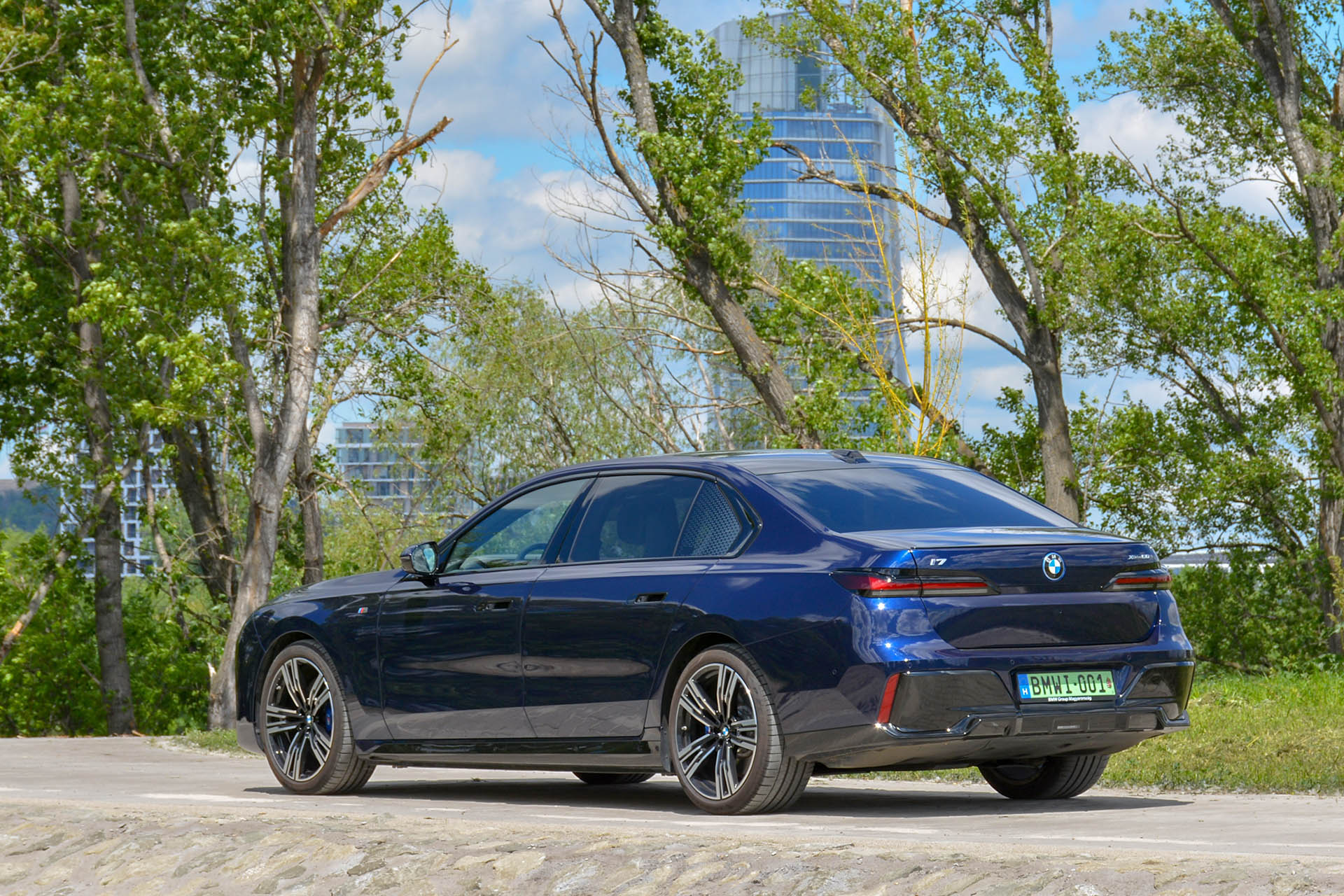 BMW i7 xDrive60 15