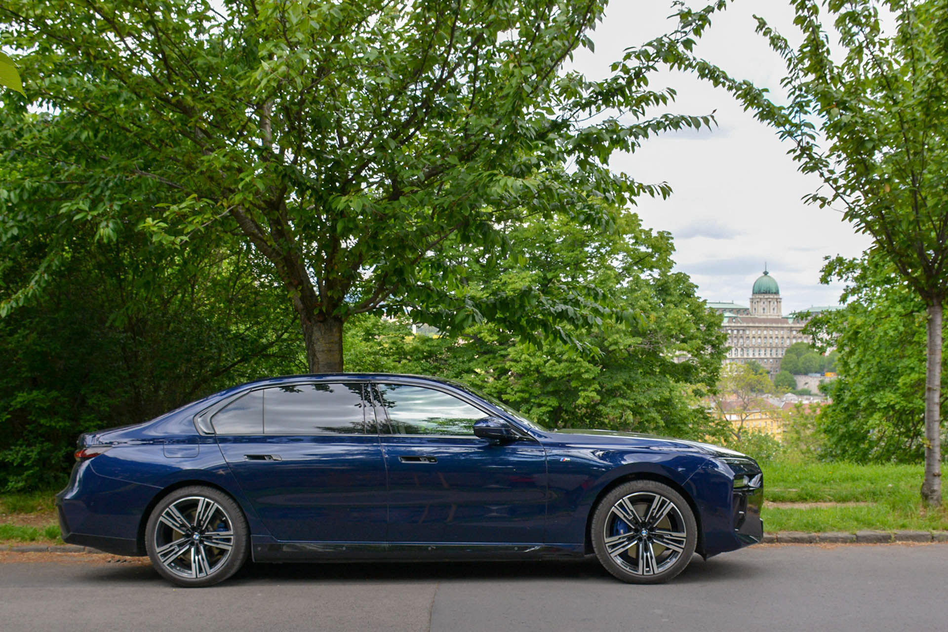 BMW i7 xDrive60 21