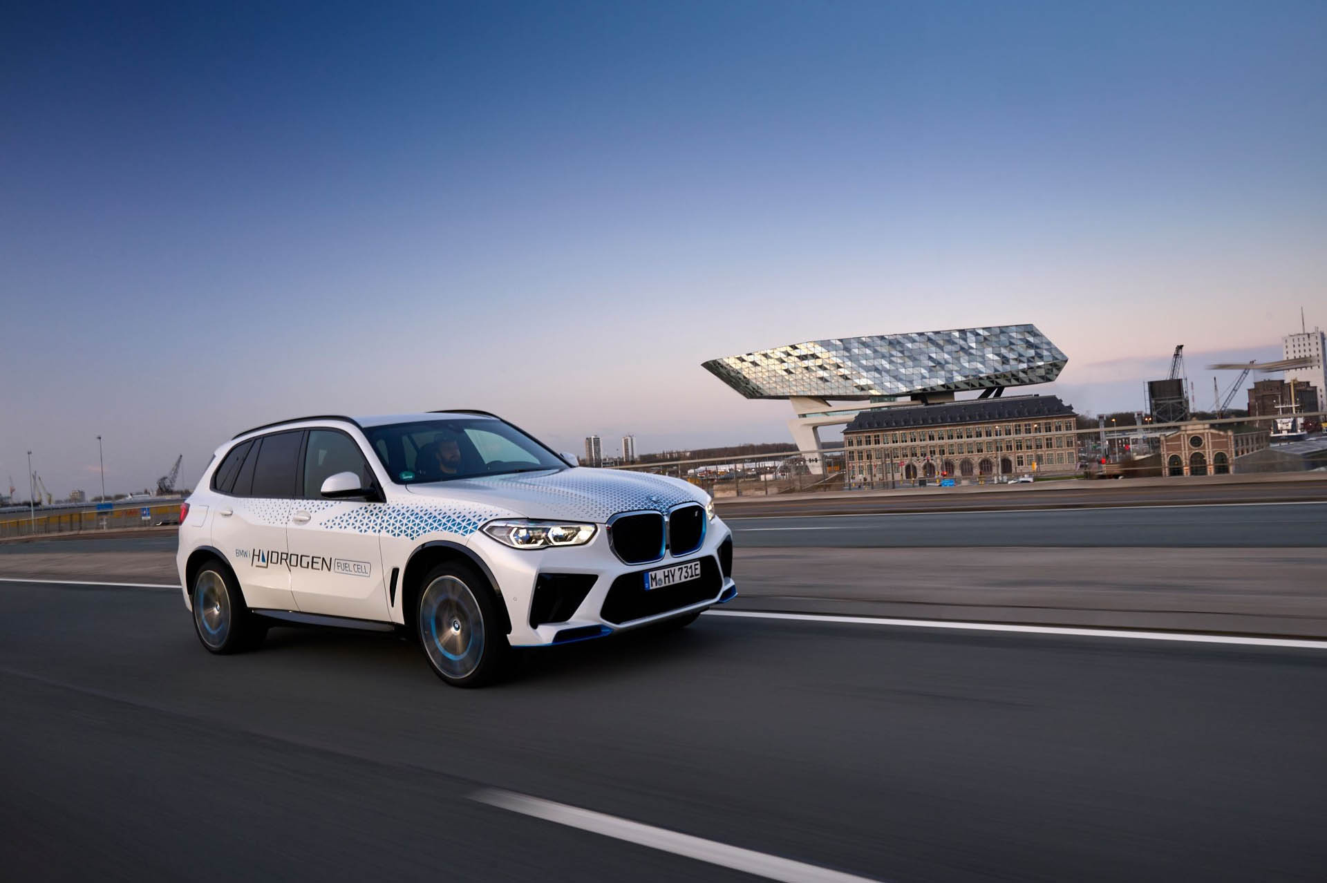 BMW iX5 Hydrogen 18