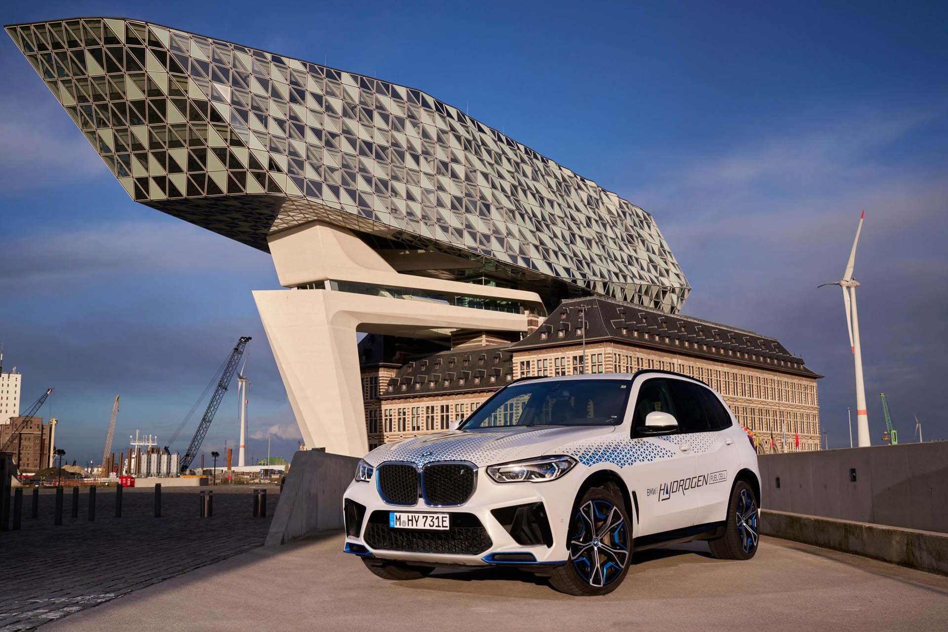 BMW iX5 Hydrogen 35