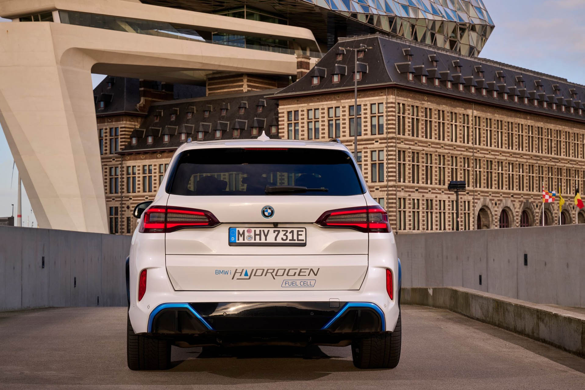 BMW iX5 Hydrogen 42