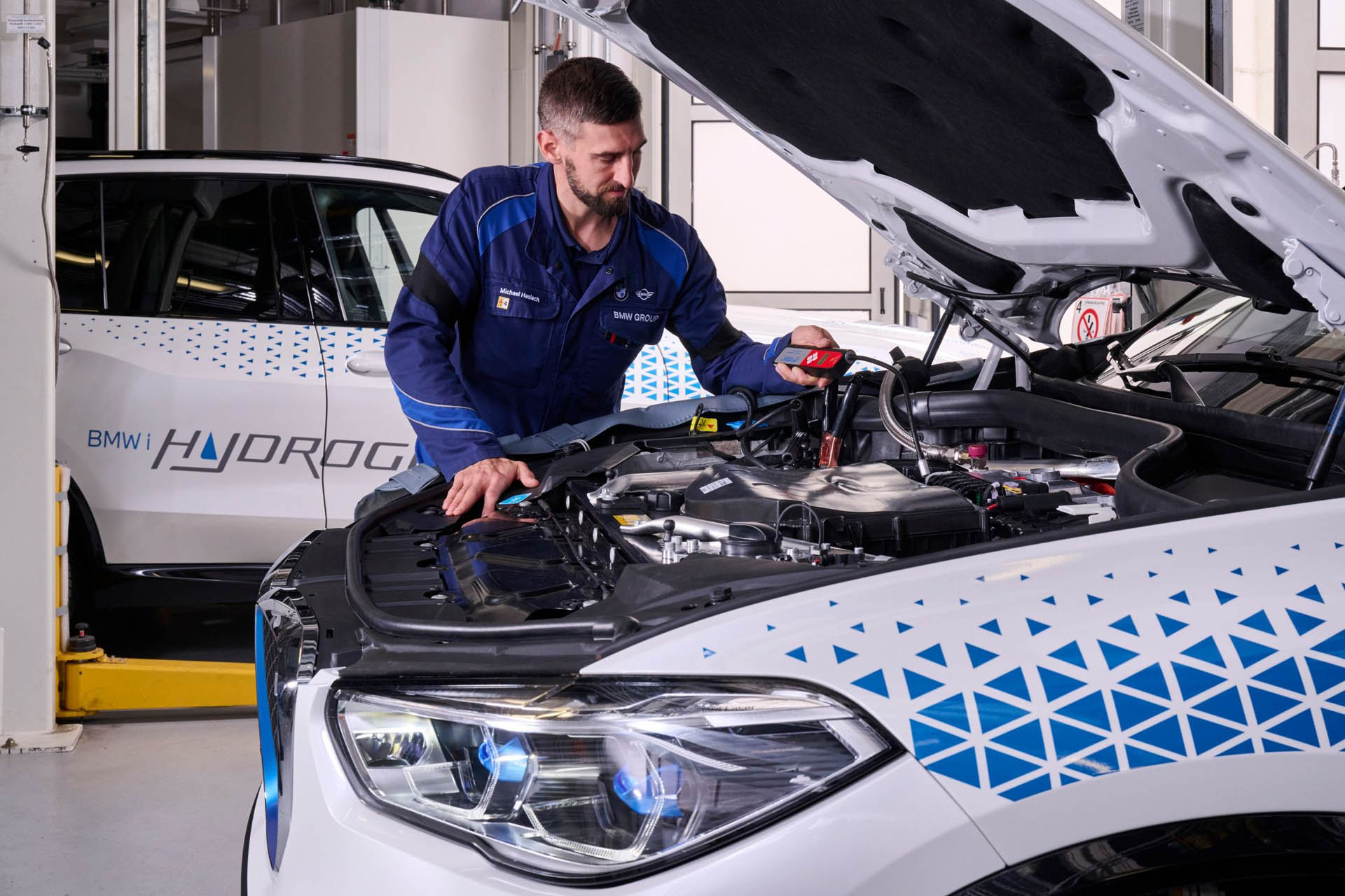 bmwix5hydrogen30