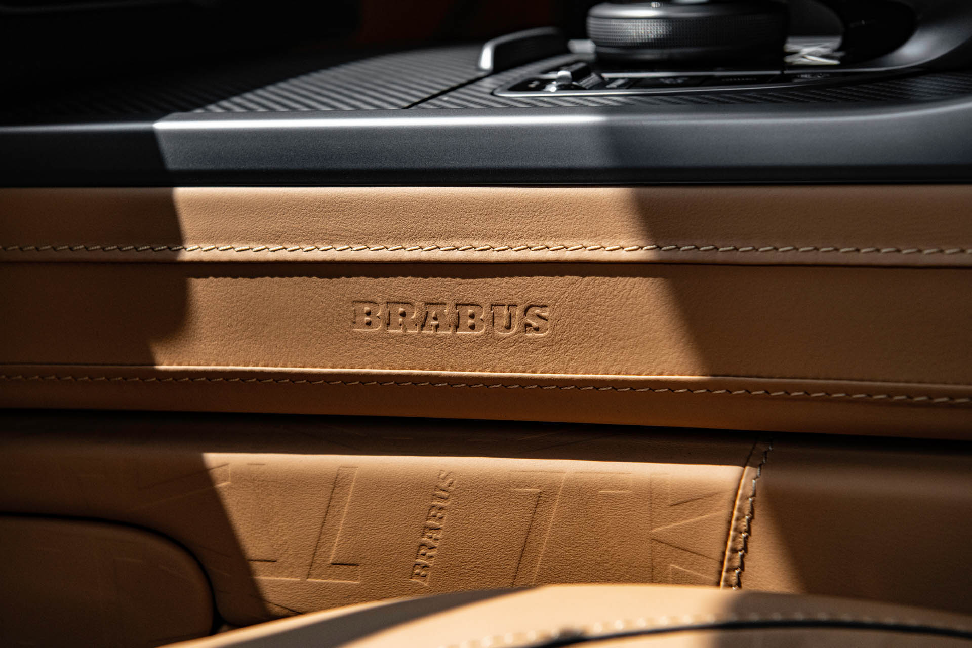 BRABUS 800 4x4 Stealth Green-M-AMG G 63 4x4 On Location 169