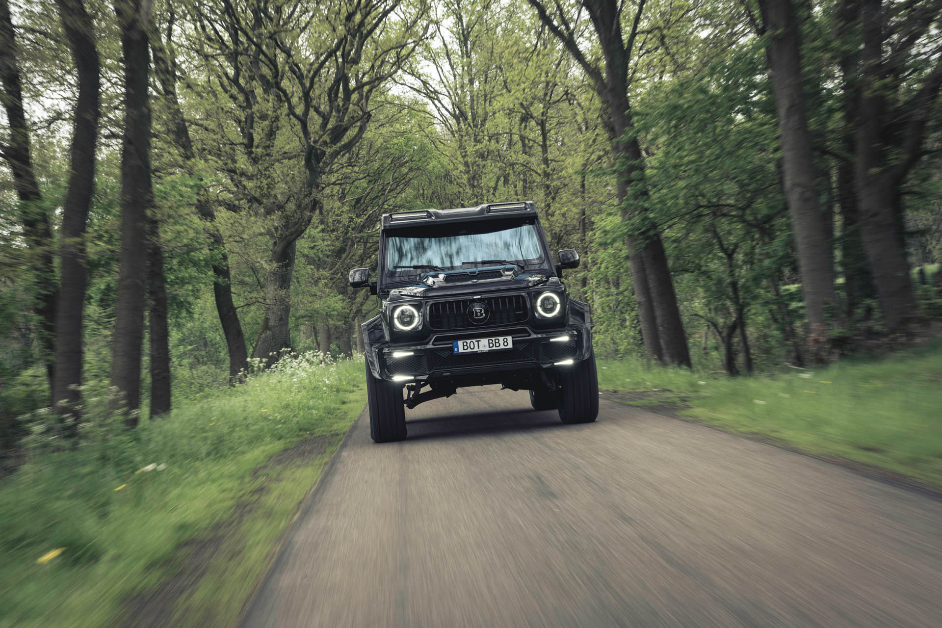 BRABUS 800 4x4 Superblack 05