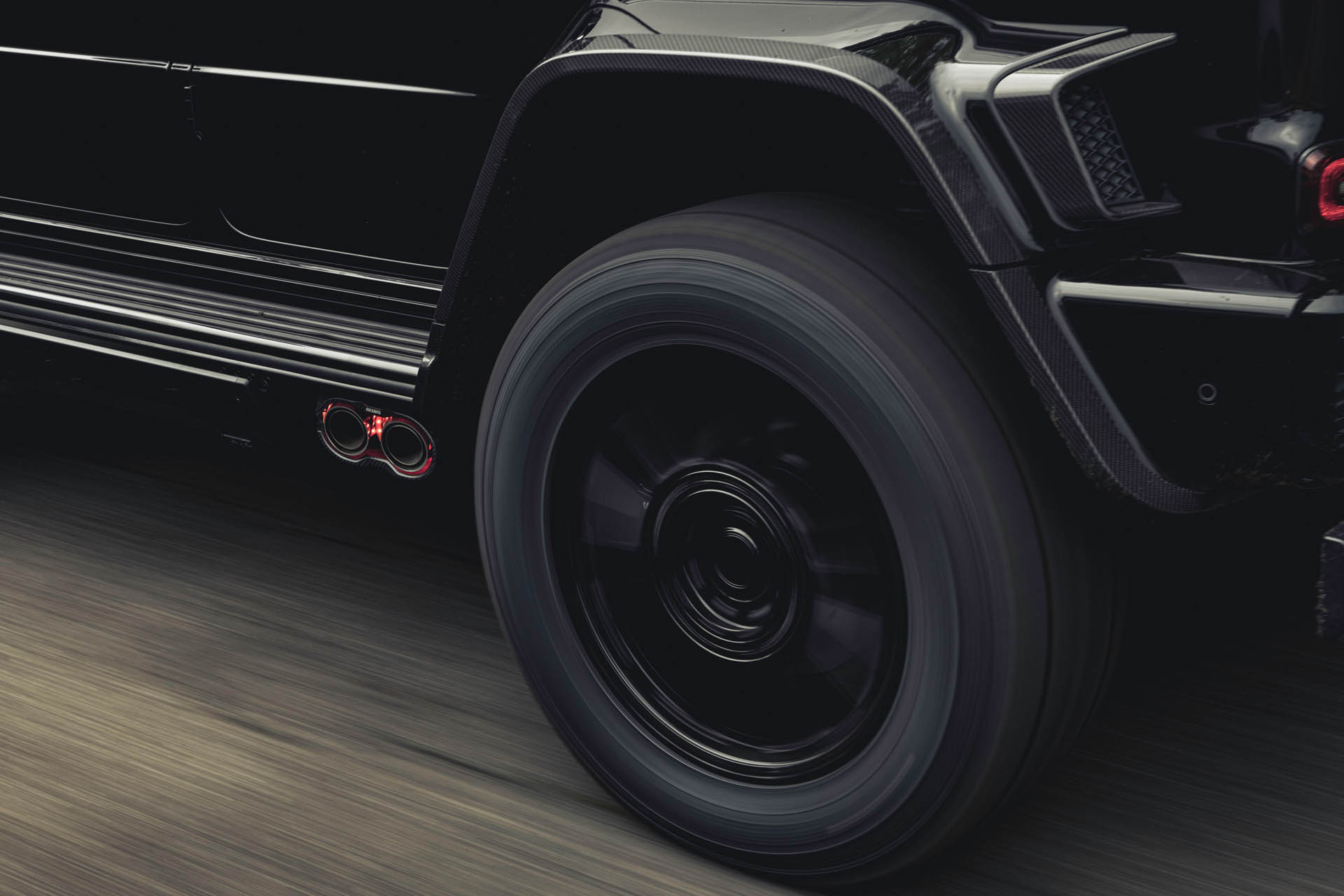 BRABUS 800 4x4 Superblack 21