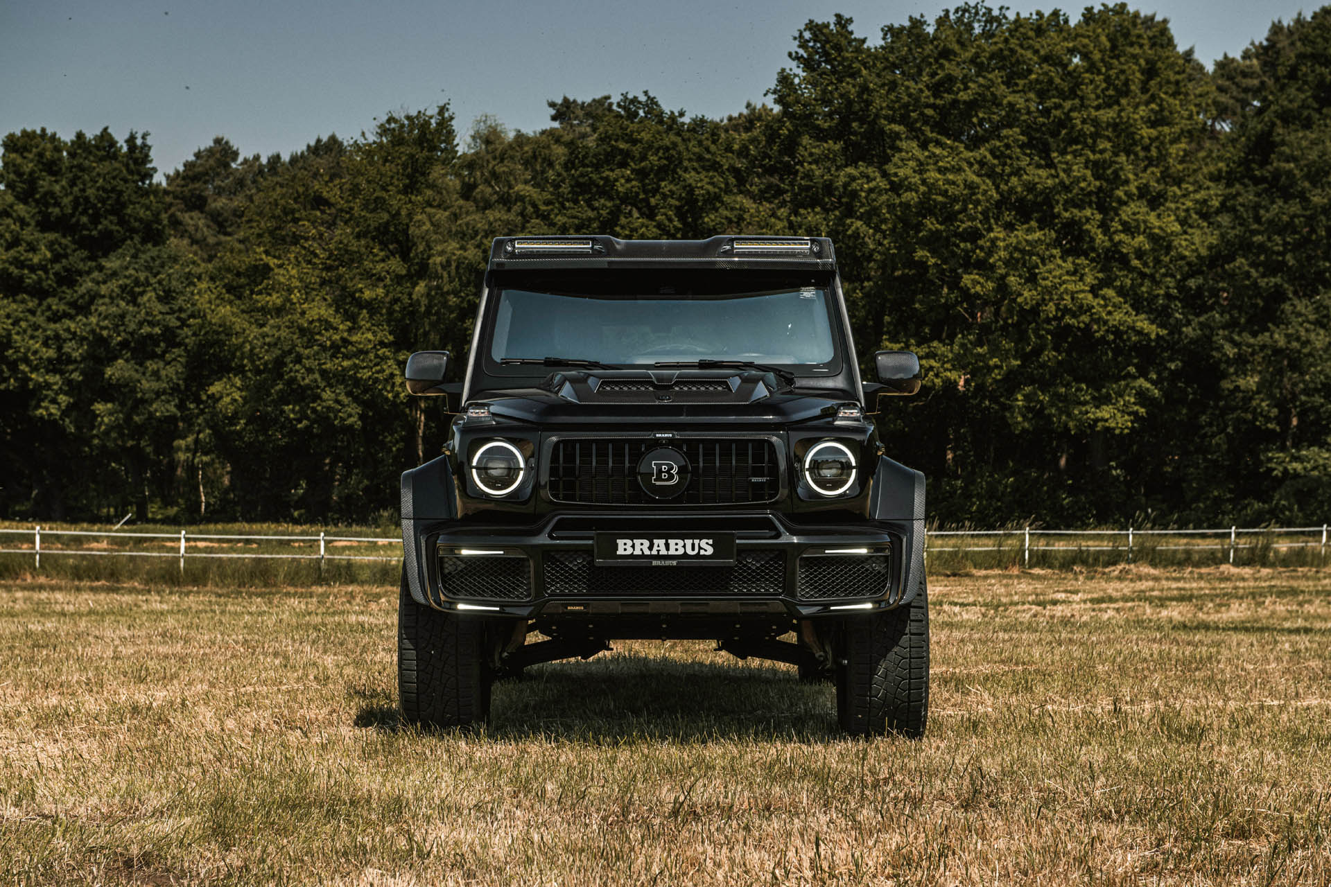 BRABUS 800 4x4 Superblack 72