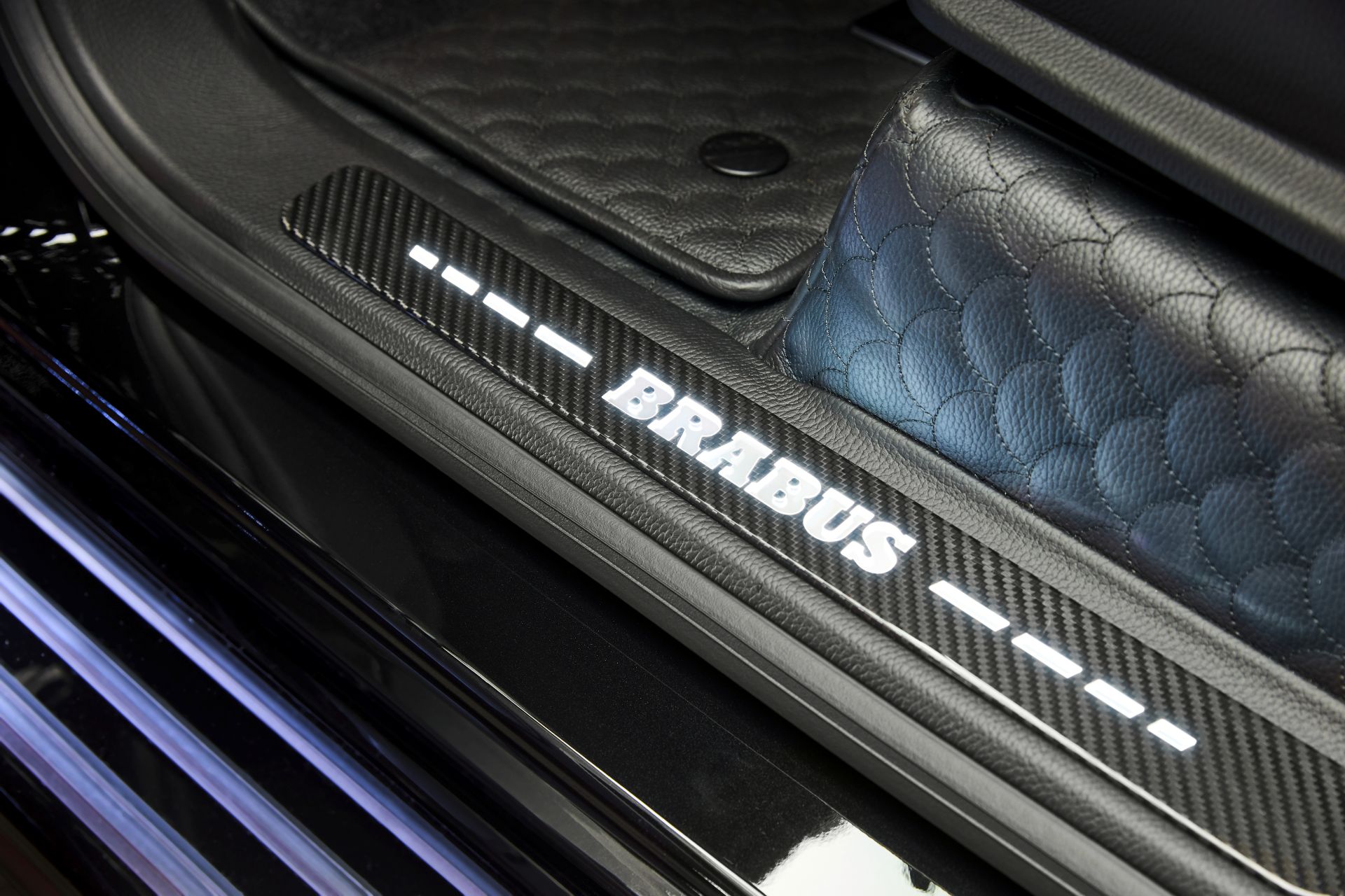 BRABUS 900 ROCKET EDITION W465 On Location 53