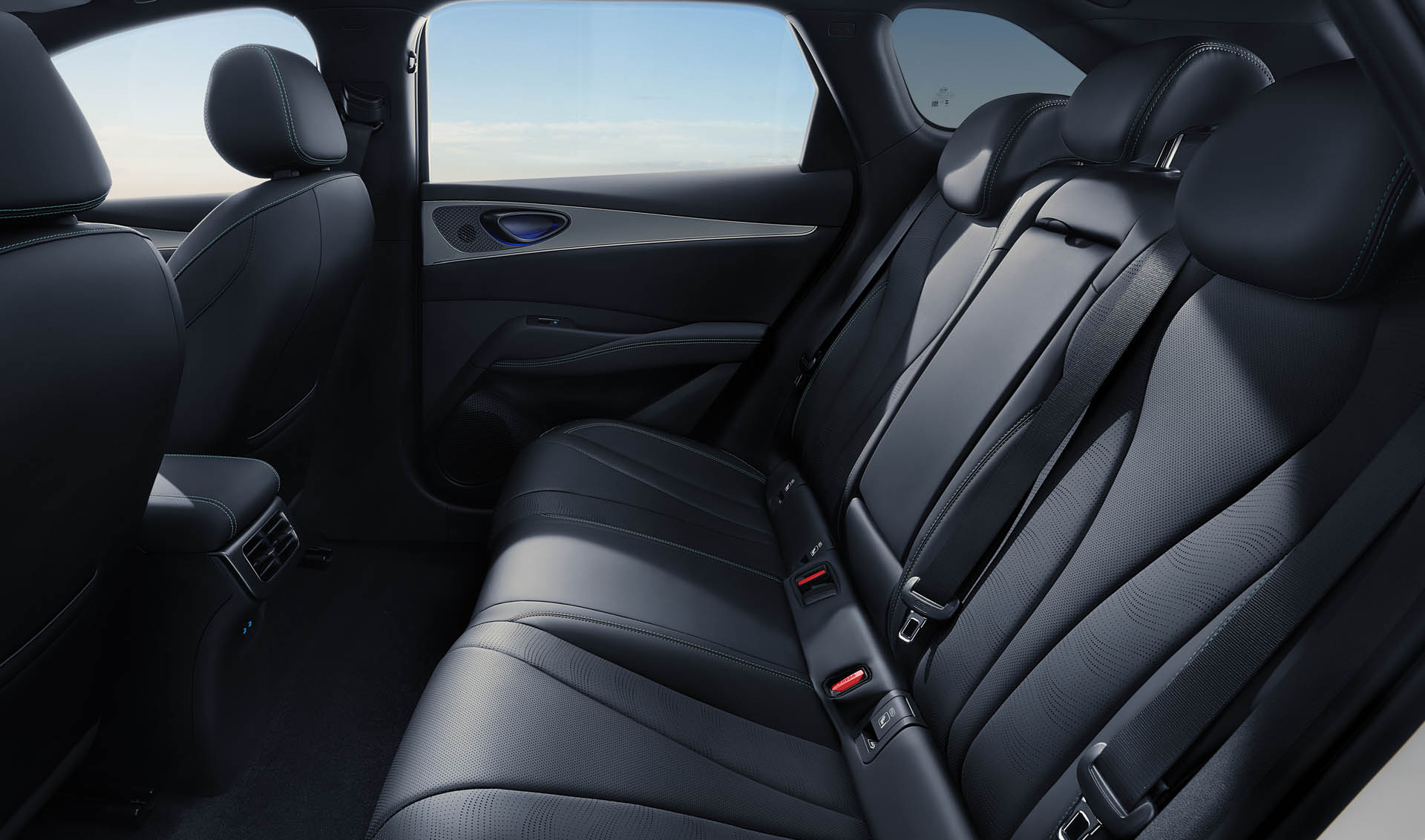 04 SEAL 6-DM-i LHD Interior BlueBlack download JPG 5000PX RGB