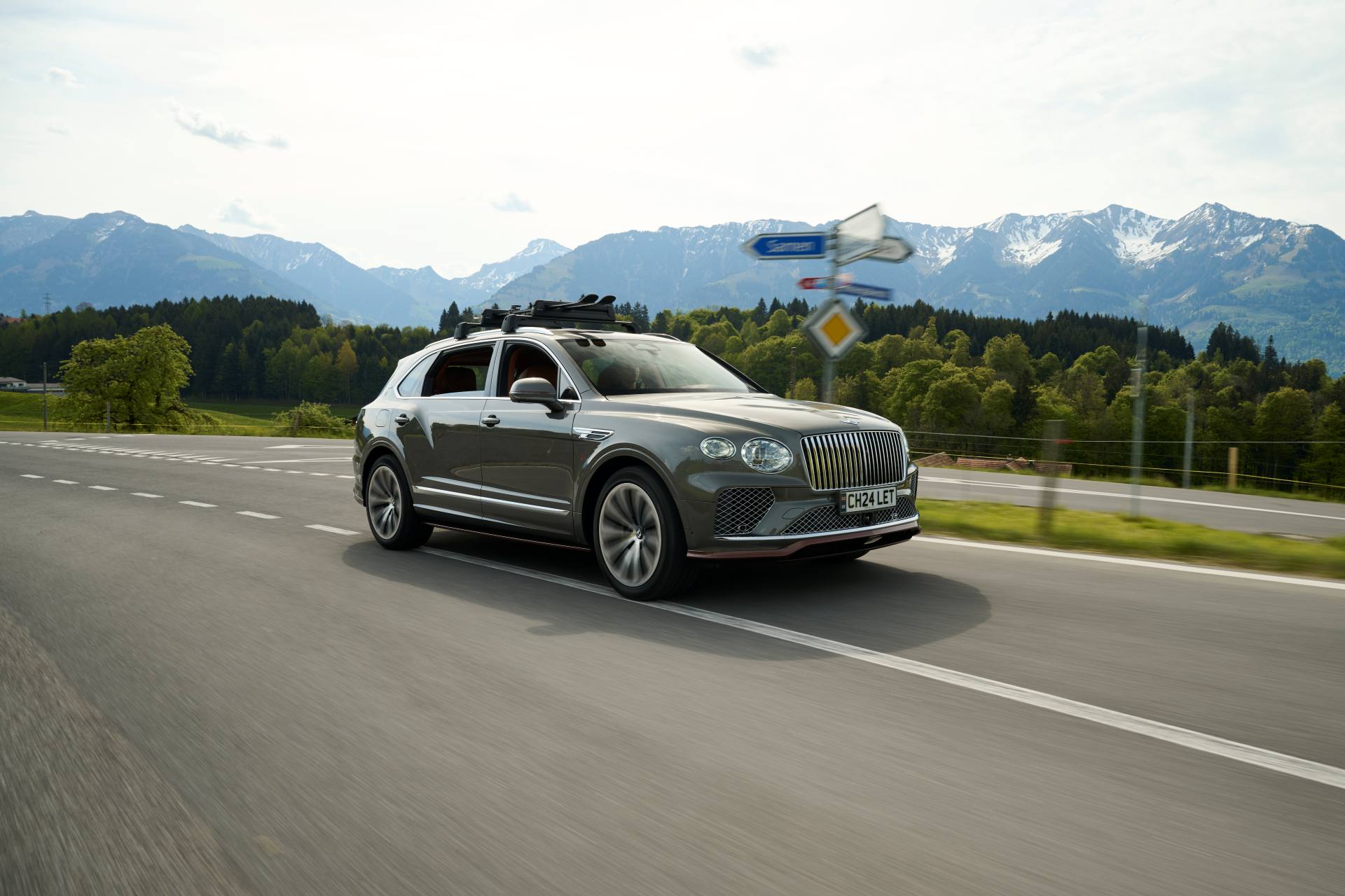bentley bentayga Gstaad Guy Chalet Car - 10