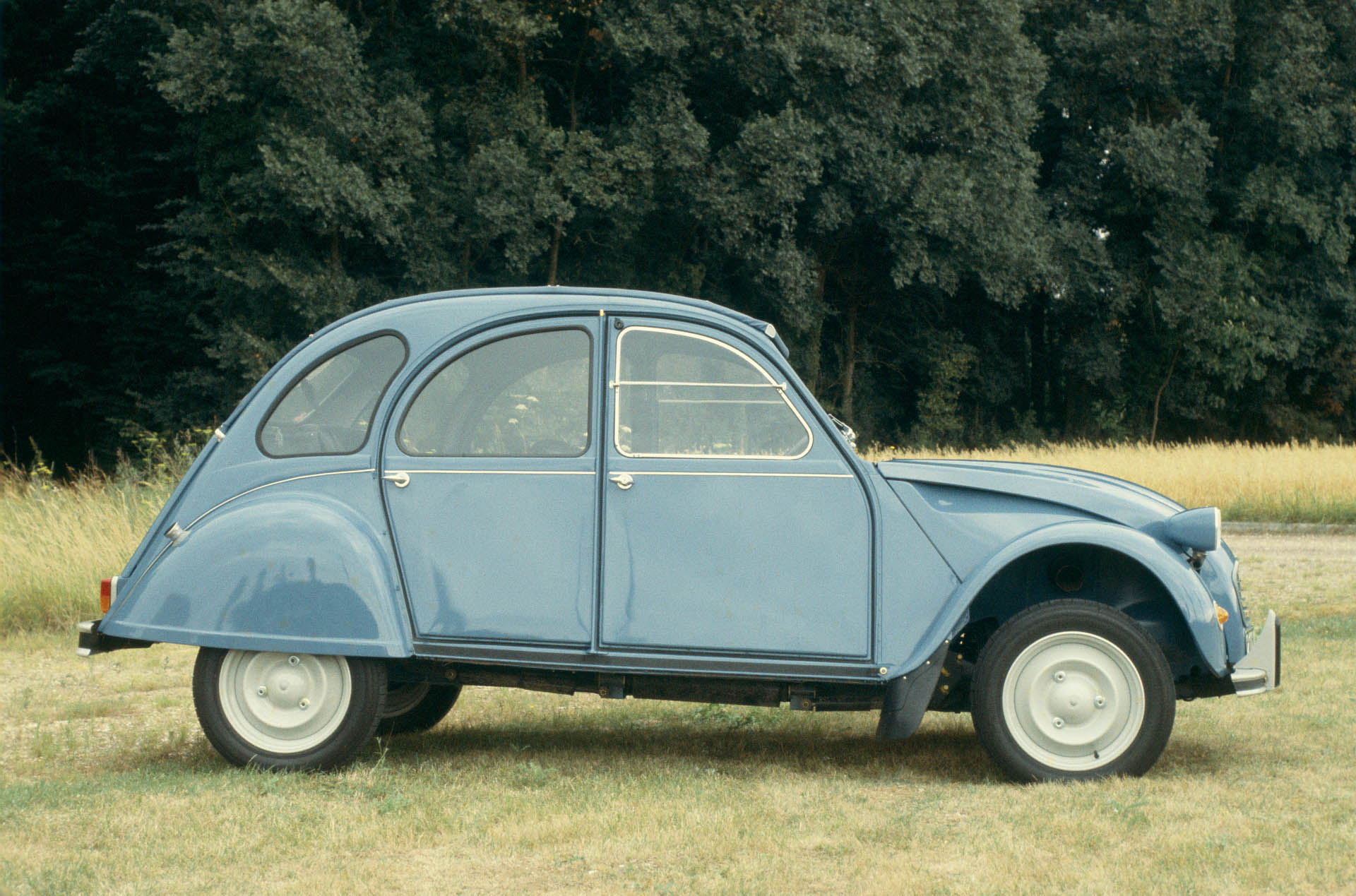 Citroen 2CV 6 Club 1980 01