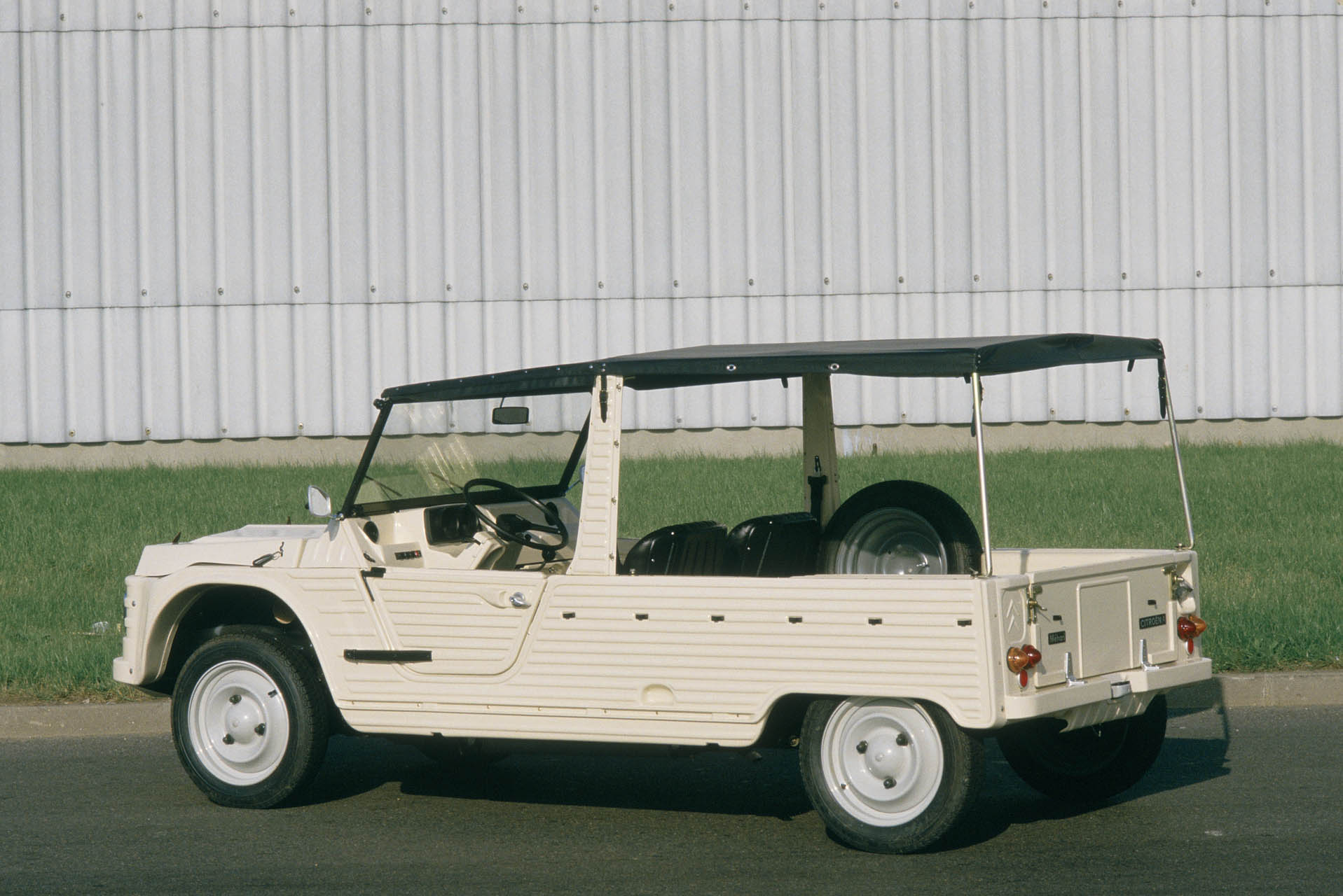 Mehari 4x2 Enterprise 01