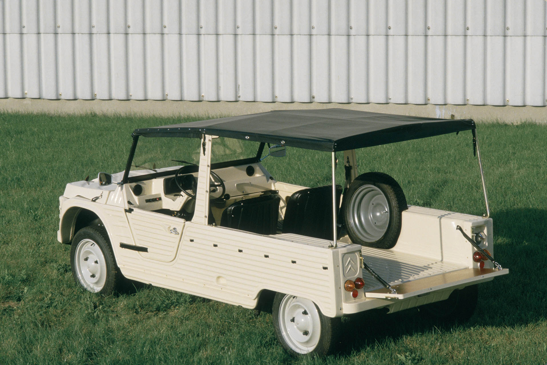 Mehari 4x2 Enterprise 03
