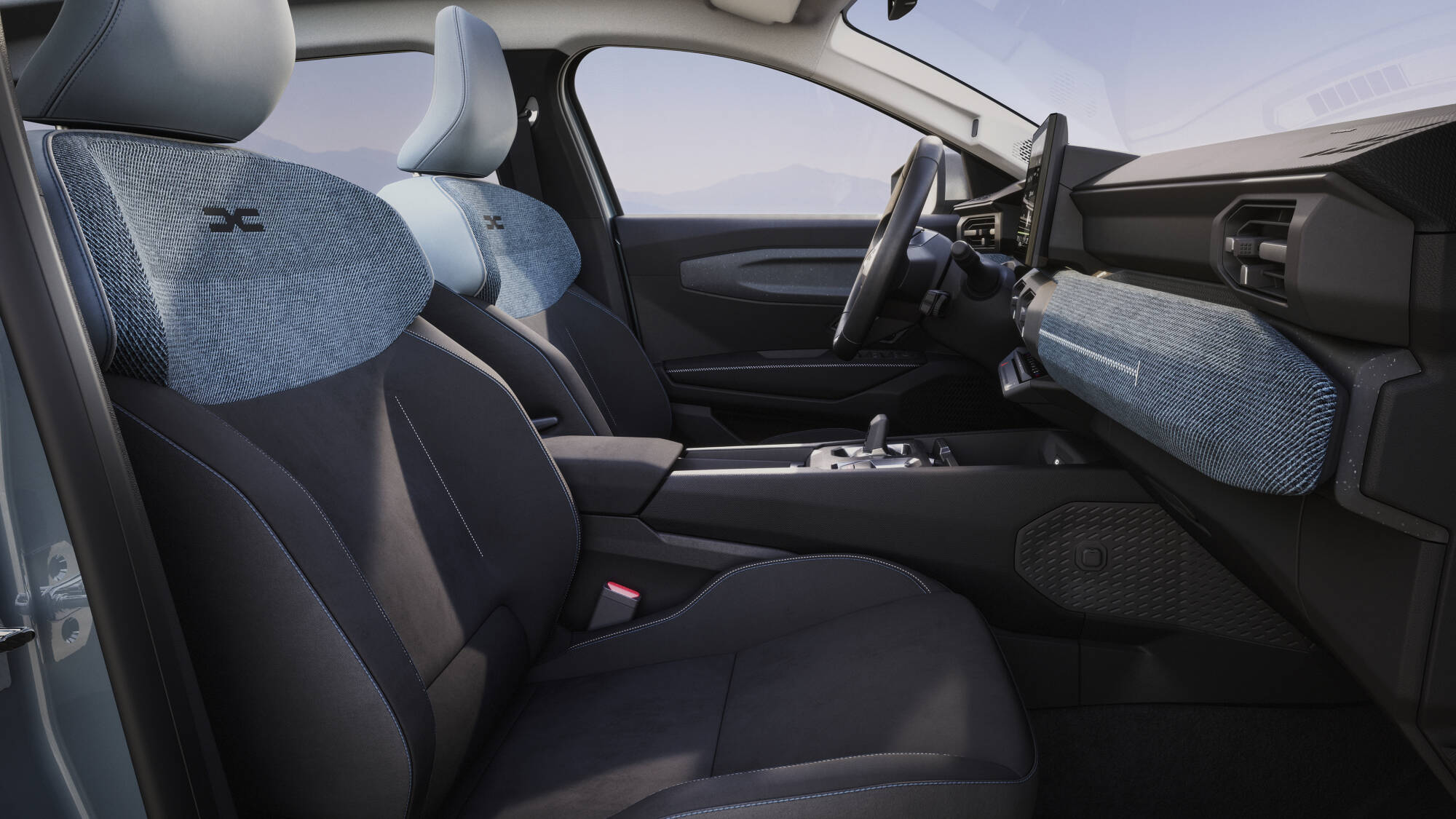 Dacia-Striker-Hybrid-155-20