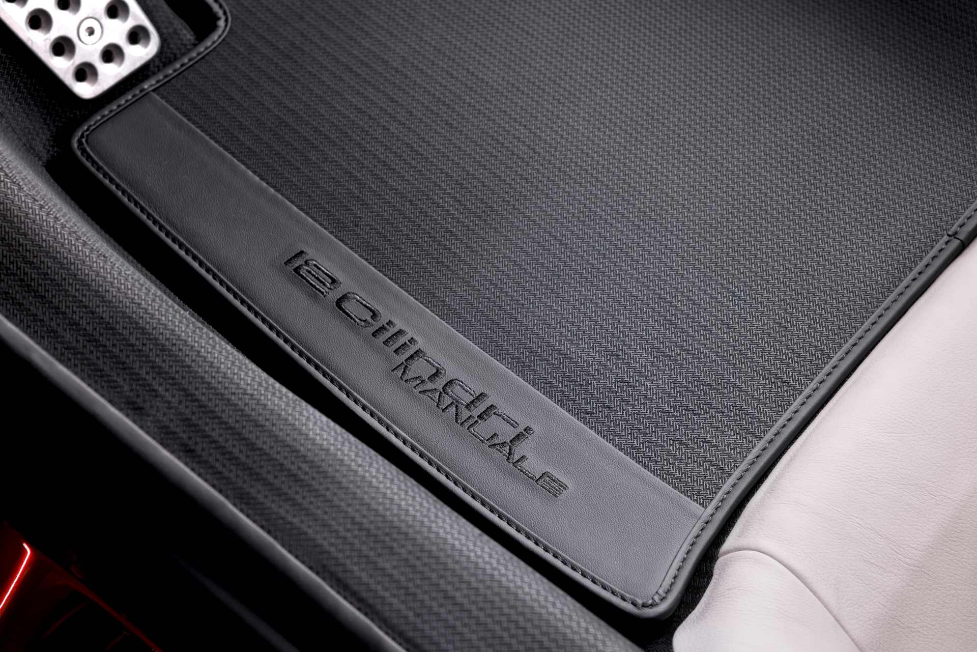 ferrari 12 cilindri manuale 22